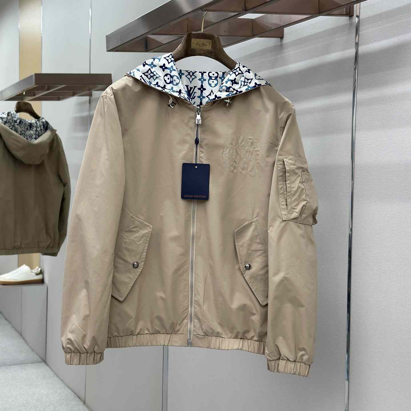 Louis Vuitton Reversible Windbreaker   1AJUW1 - DesignerGu