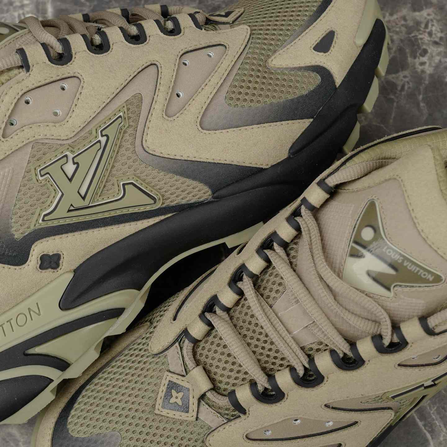 Louis Vuitton LV Runner Tatic Sneaker 1AJAP4 - DesignerGu