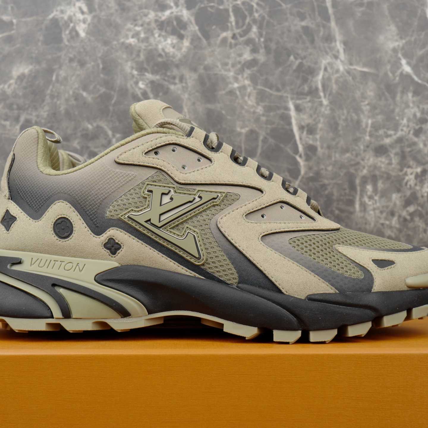 Louis Vuitton LV Runner Tatic Sneaker 1AJAP4 - DesignerGu