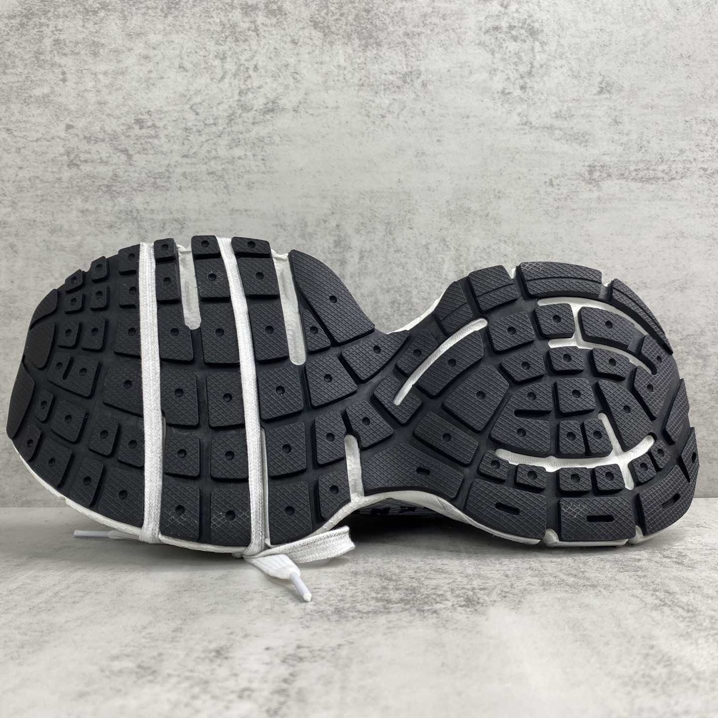 Balenciaga 3XL Split Logo Sneaker  - DesignerGu