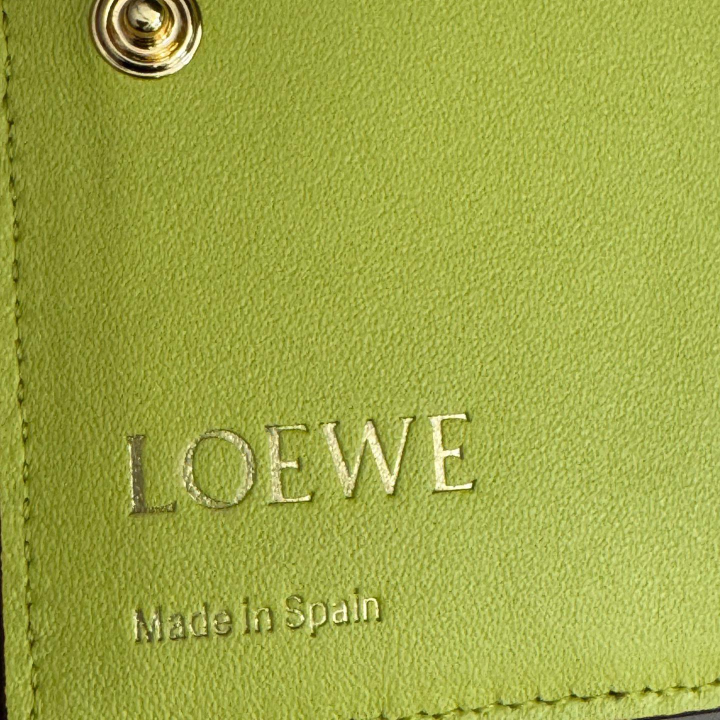 Loewe Knot Compact Wallet - DesignerGu