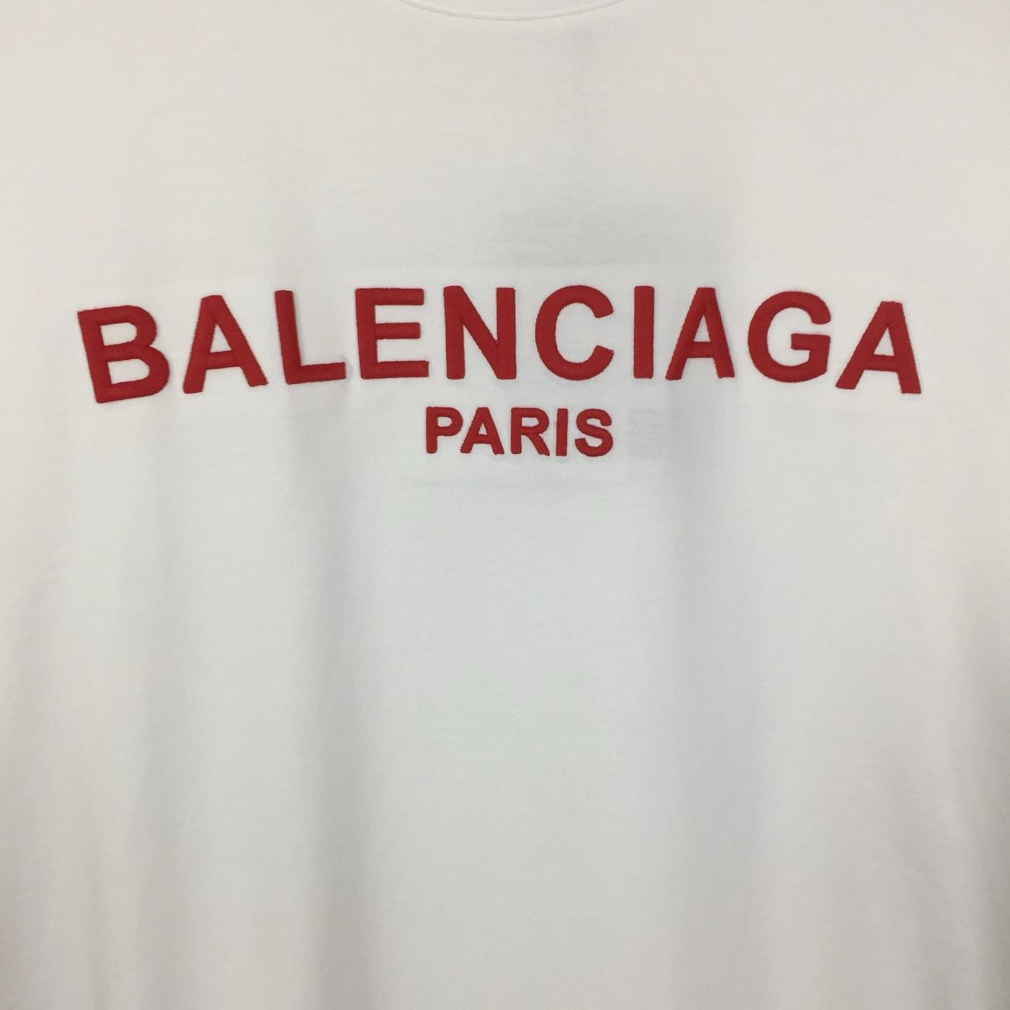 Balenciaga T-shirt Medium Fit  - DesignerGu