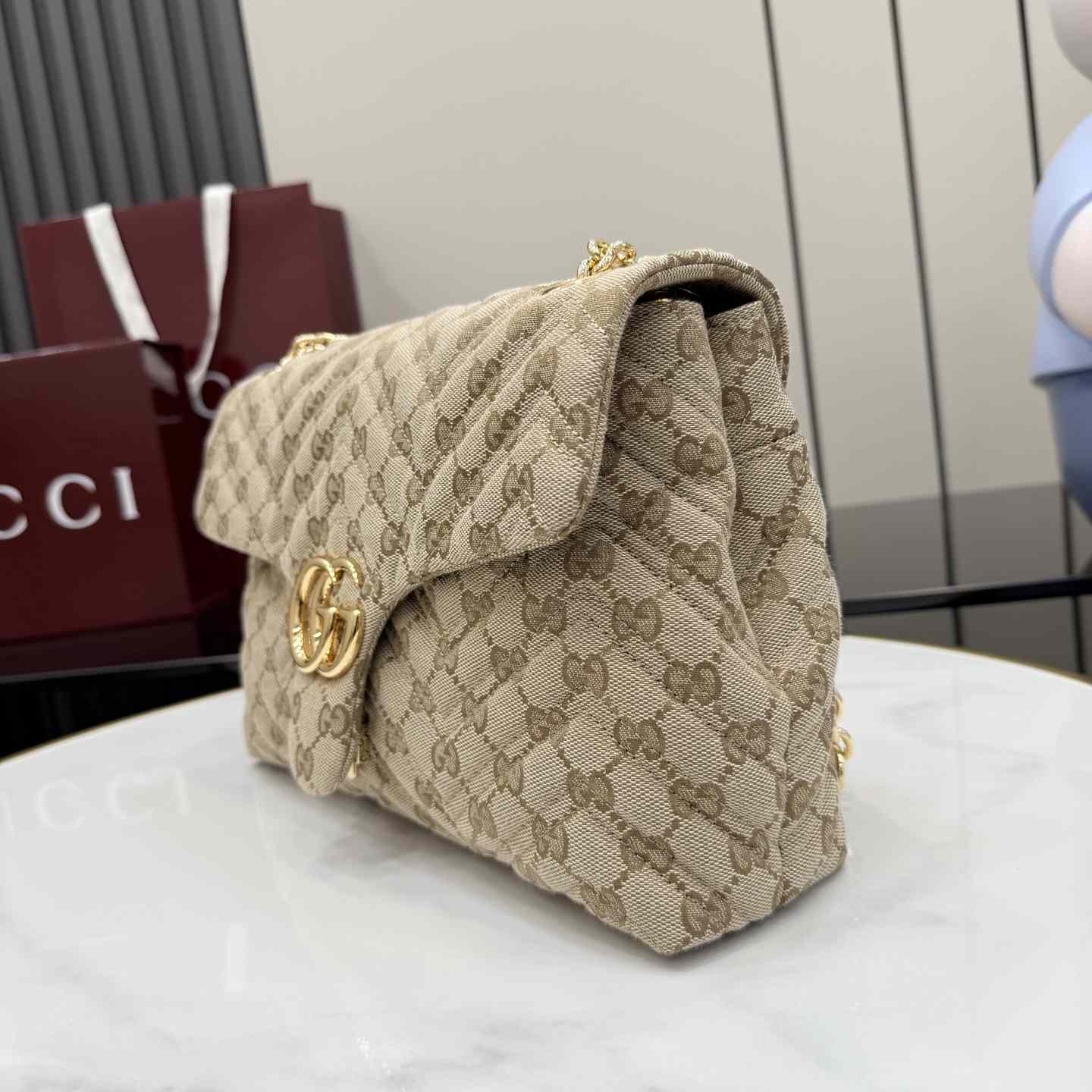 Gucci GG Marmont Medium Shoulder Bag - DesignerGu
