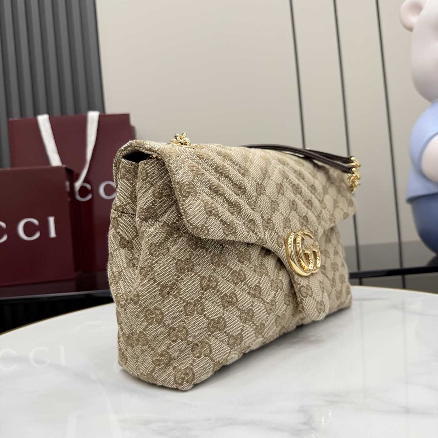 Gucci GG Marmont Medium Shoulder Bag - DesignerGu