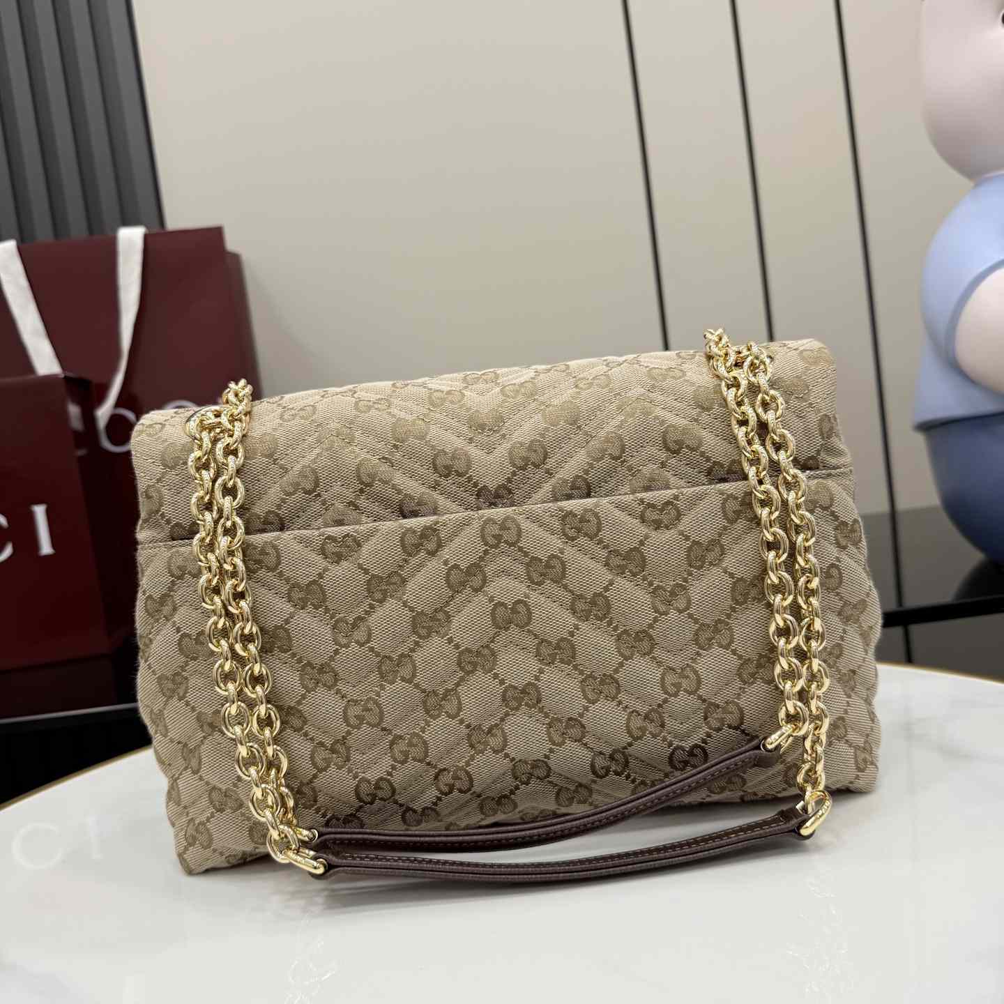 Gucci GG Marmont Medium Shoulder Bag - DesignerGu