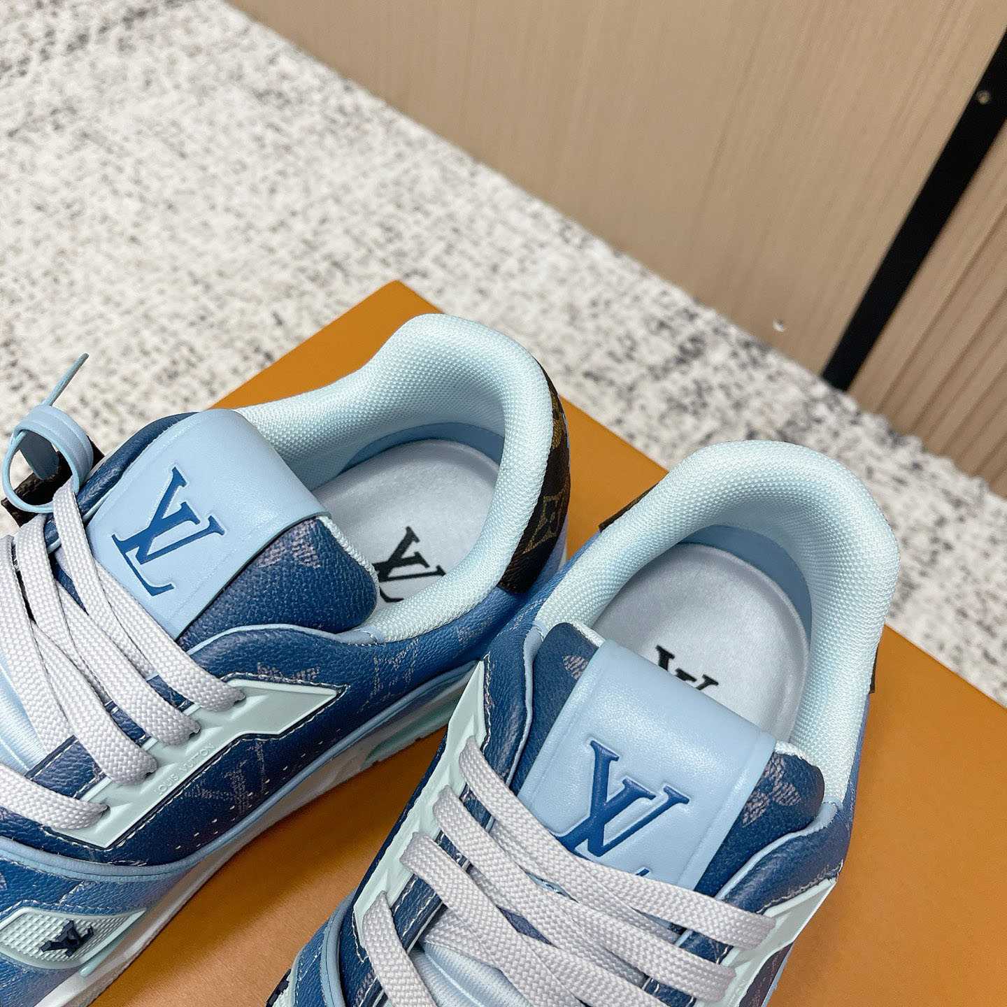 Louis Vuitton LV Trainer Sneaker  1AJTQO - DesignerGu