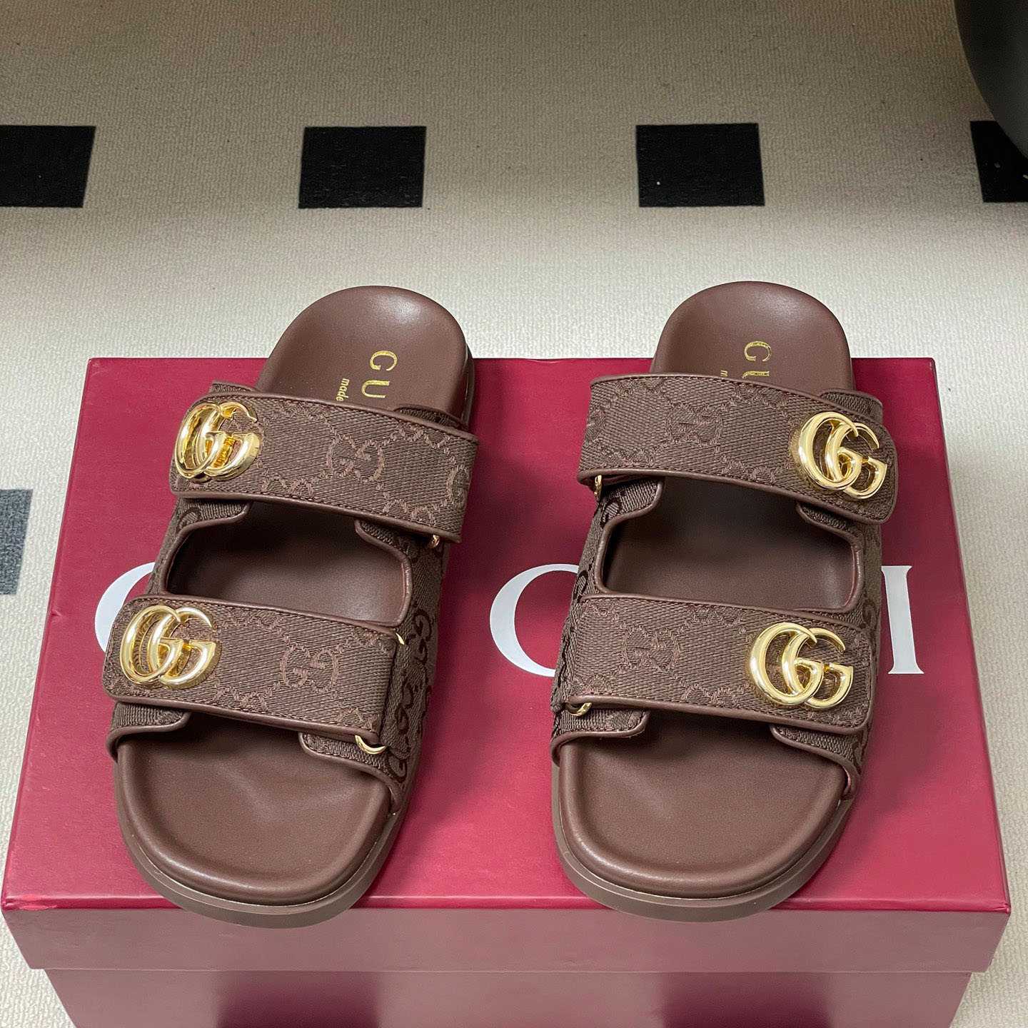 Gucci Sandal With Double G - DesignerGu