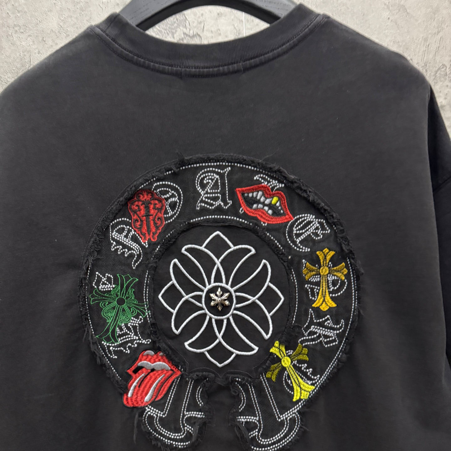 Chrome Hearts Horseshoe Cross Lips Patch Embroidered Crewneck Tee 'Black' - DesignerGu