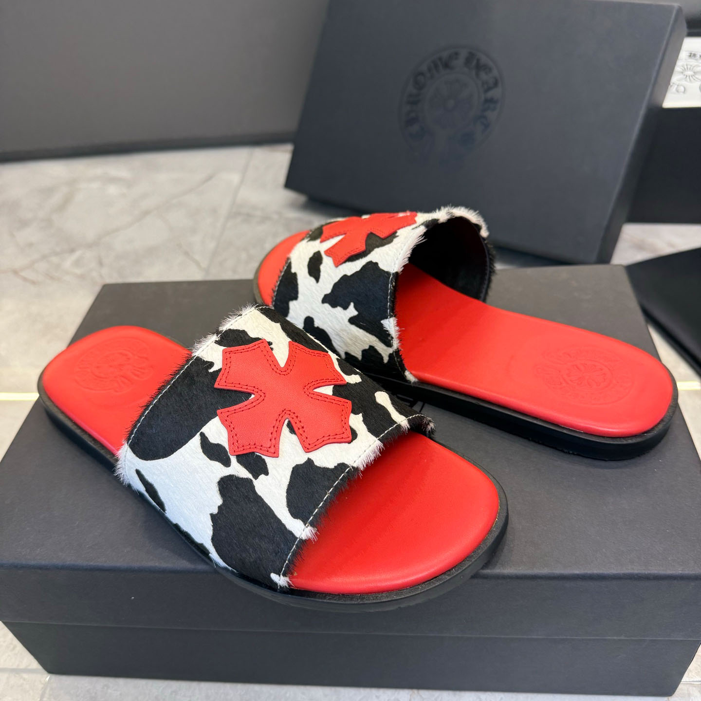 Chrome Hearts Cross Patch Cow Slides - DesignerGu