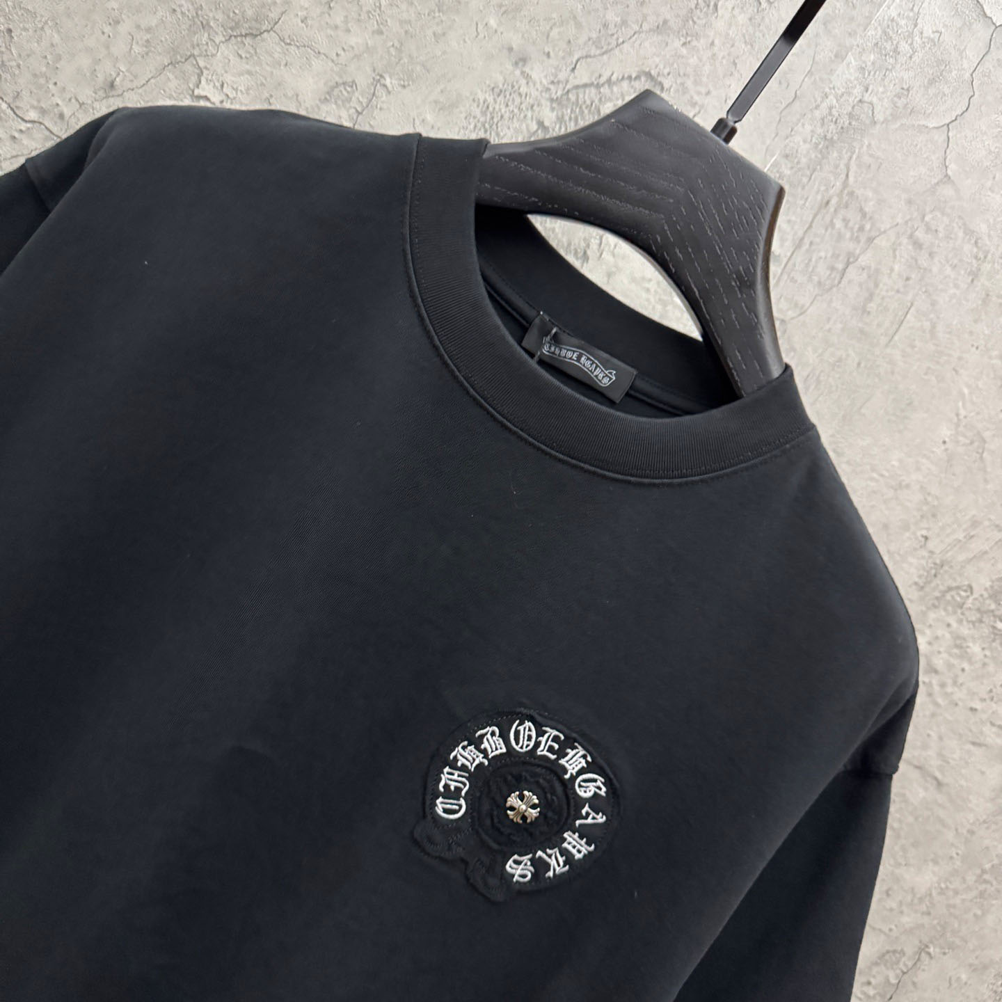 Chrome Hearts Black Sanskrit Horseshoe Embroidered  T-Shirt - DesignerGu