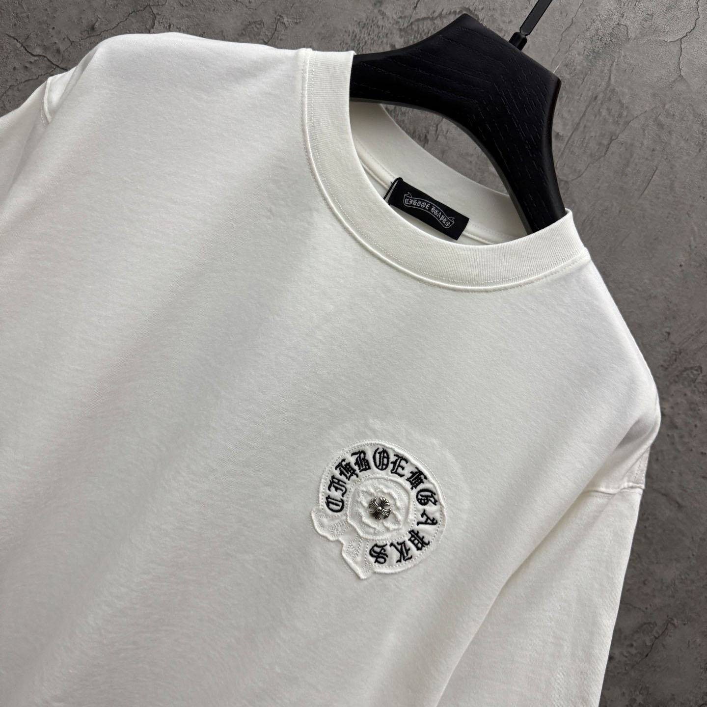 Chrome Hearts White Sanskrit Horseshoe Embroidered  T-Shirt - DesignerGu