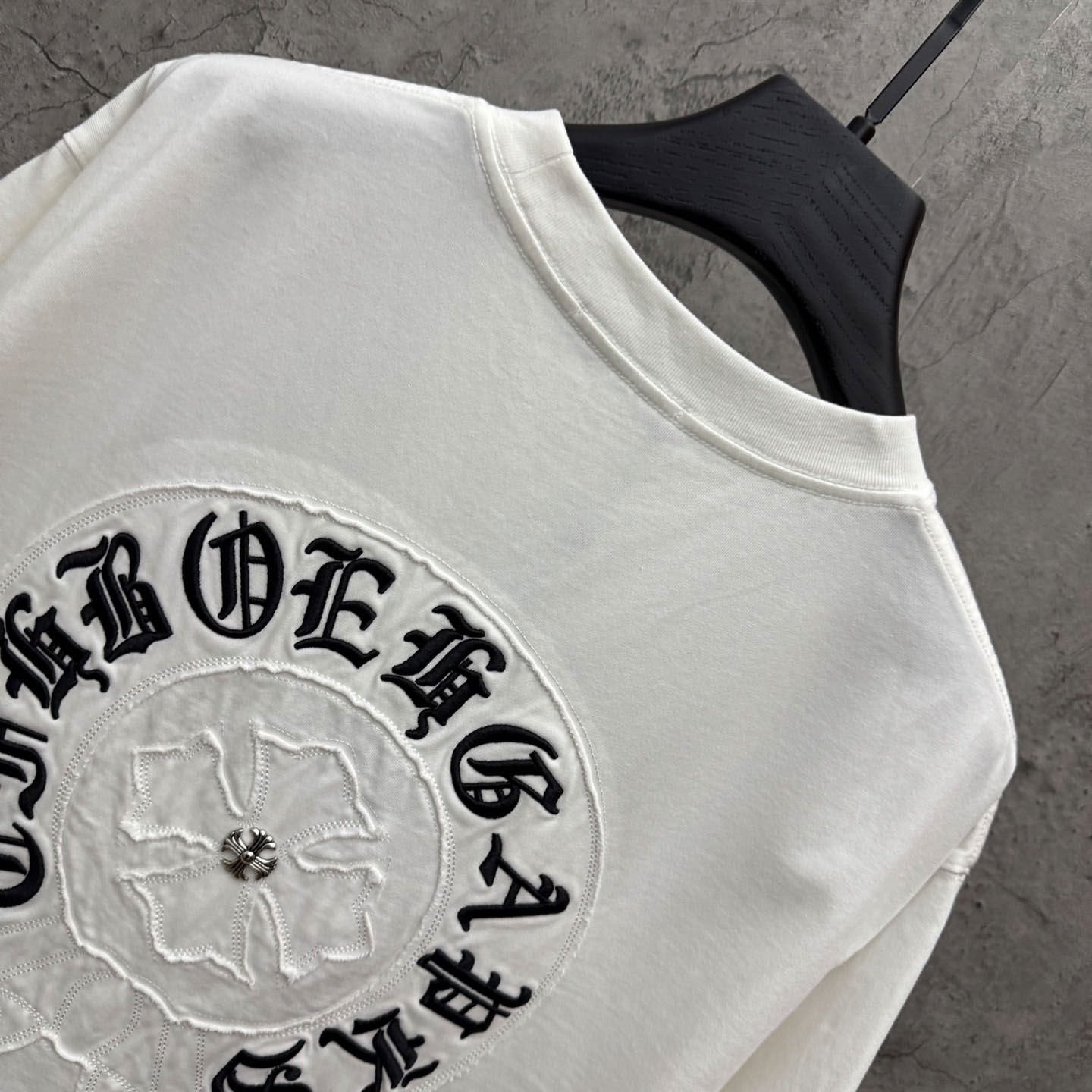 Chrome Hearts White Sanskrit Horseshoe Embroidered  T-Shirt - DesignerGu