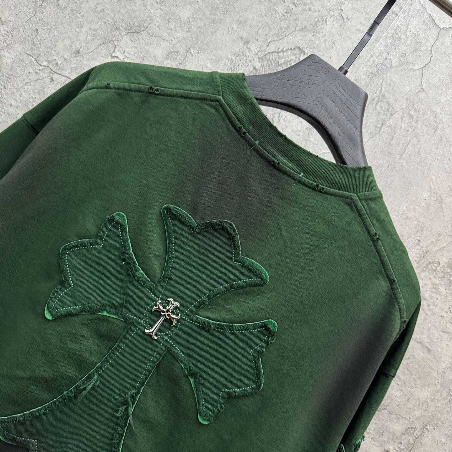 Chrome Hearts Green Hand-Embroidered Distressed Cross  Crewneck Tee - DesignerGu