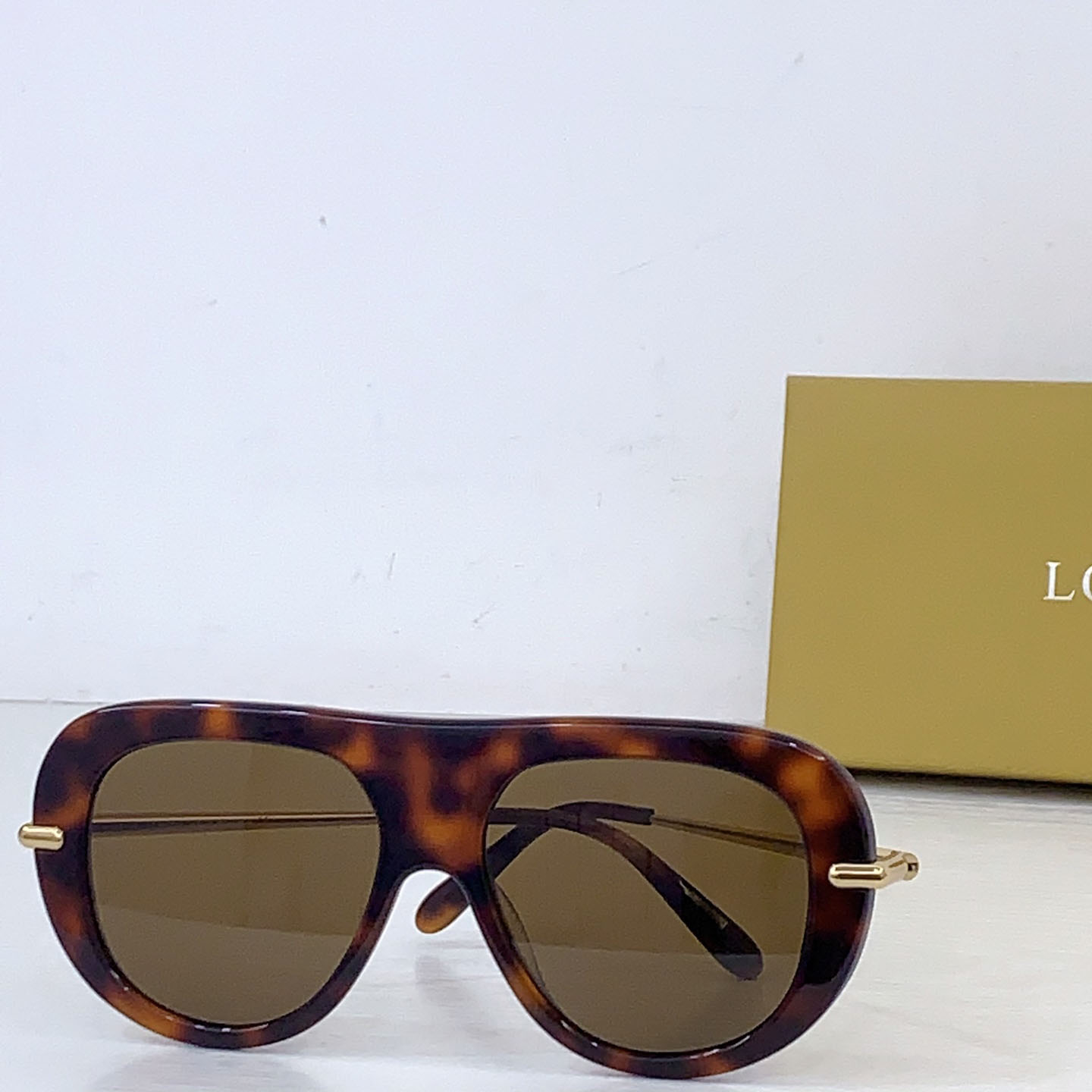 Loewe LW40186I Sunglasses  - DesignerGu