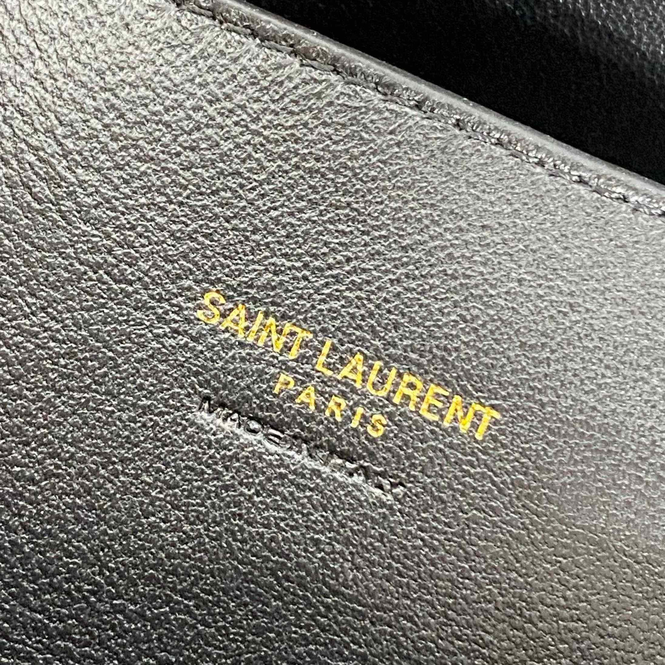 Saint Laurent LOULOU Toy Crossbody In MATELASSÉ Lambskin - DesignerGu