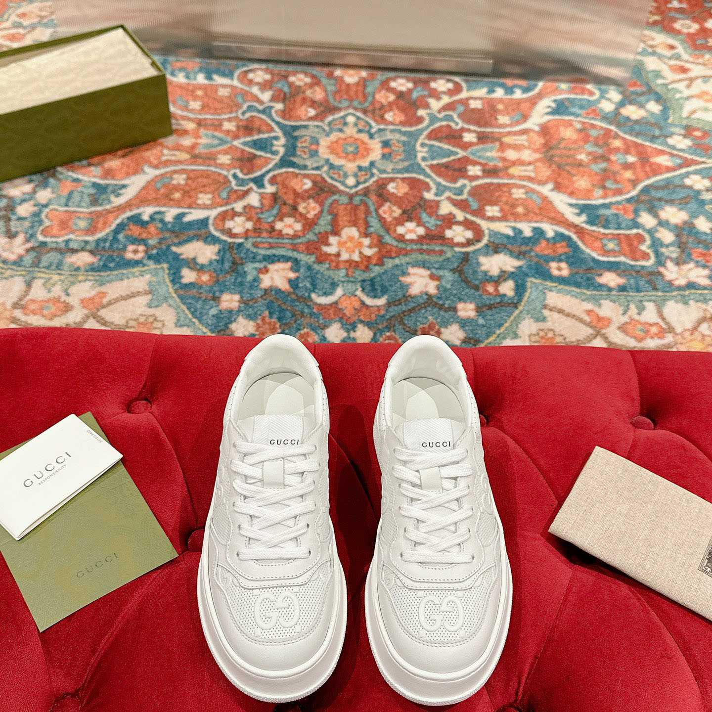 Gucci Wmns GG Embossed Sneaker 'White' - DesignerGu