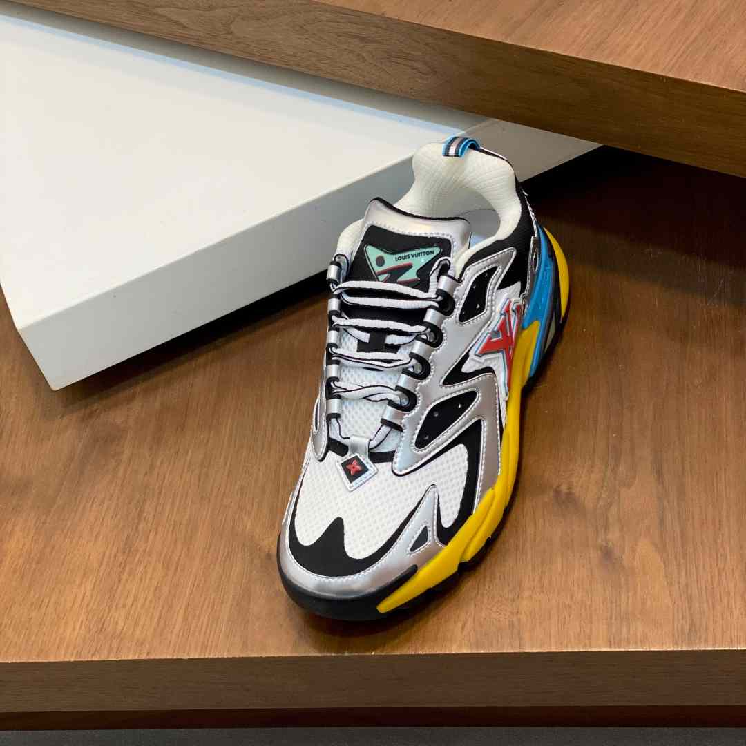 Louis Vuitton  Runner Tatic Sneaker  - DesignerGu