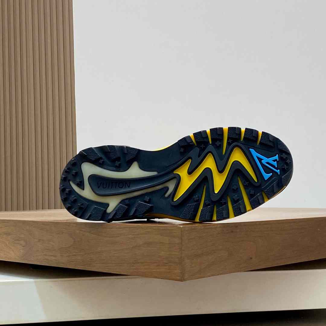 Louis Vuitton  Runner Tatic Sneaker  - DesignerGu