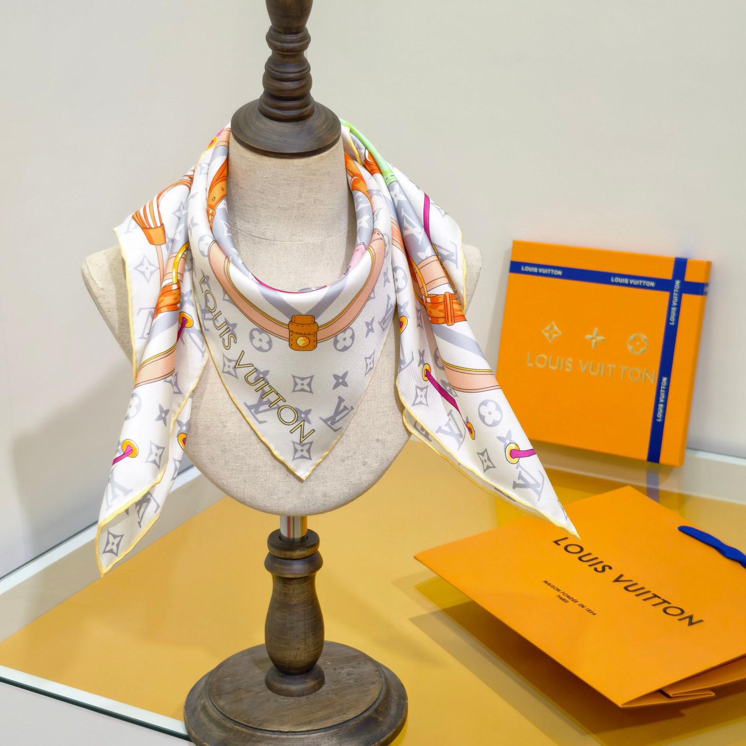 Louis Vuitton Flower And Straps Square 90 M94977 - DesignerGu