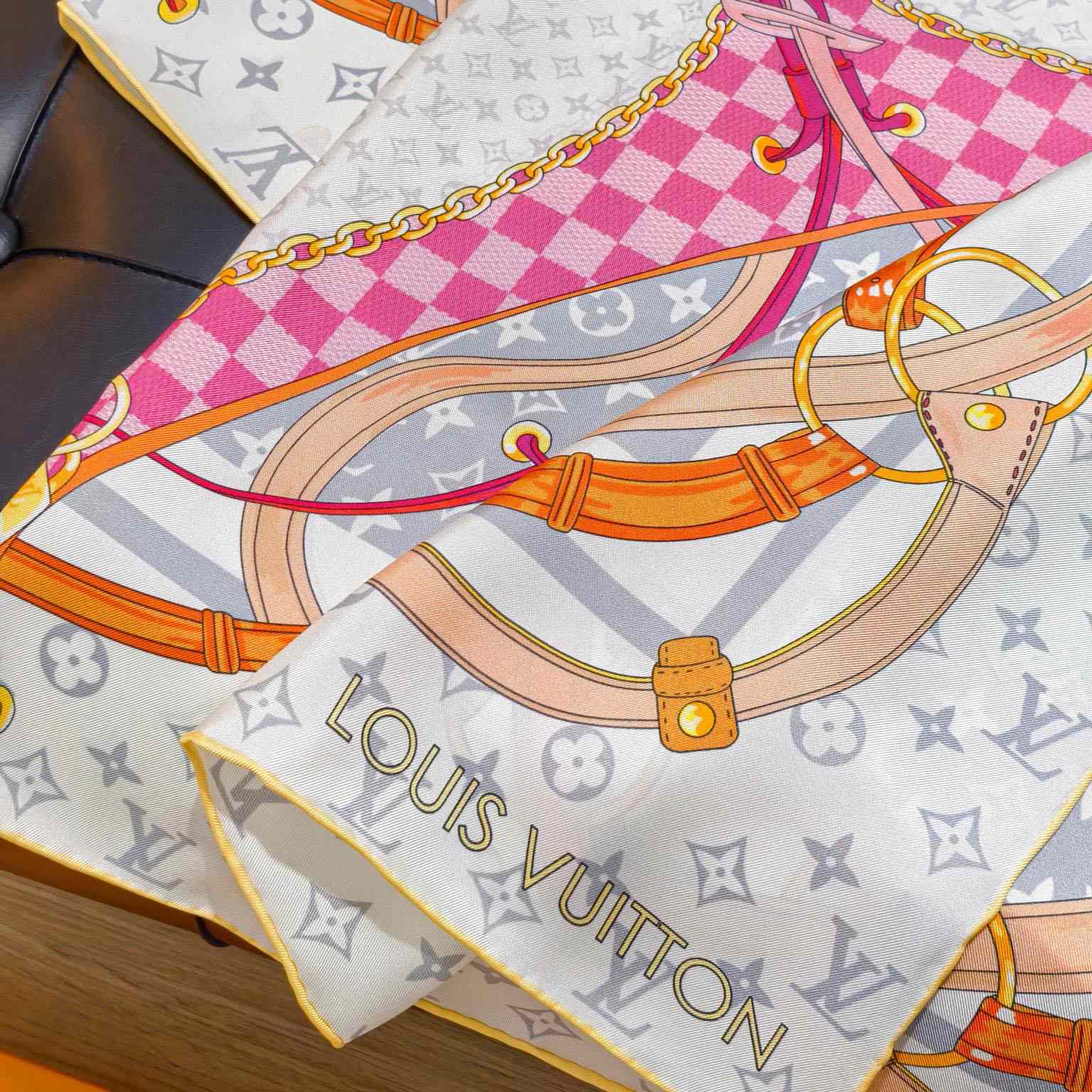 Louis Vuitton Flower And Straps Square 90 M94977 - DesignerGu