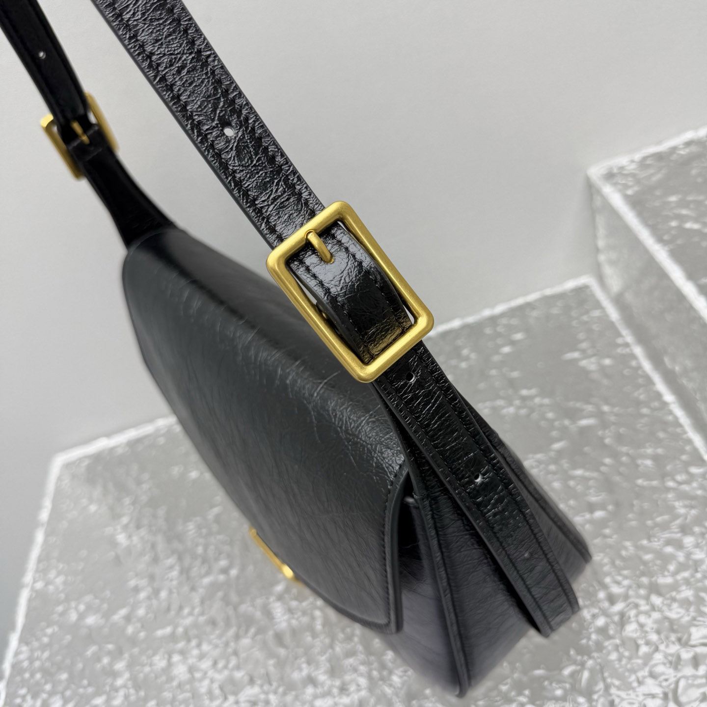Balenciaga  Clicca Shoulder Bag - DesignerGu