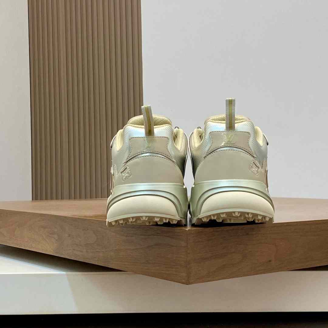 Louis Vuitton  Runner Tatic Sneaker 1AINUL - DesignerGu