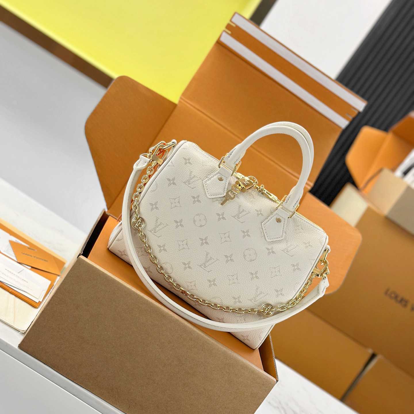 Louis Vuitton Speedy Bandoulière 25 M26690 - DesignerGu