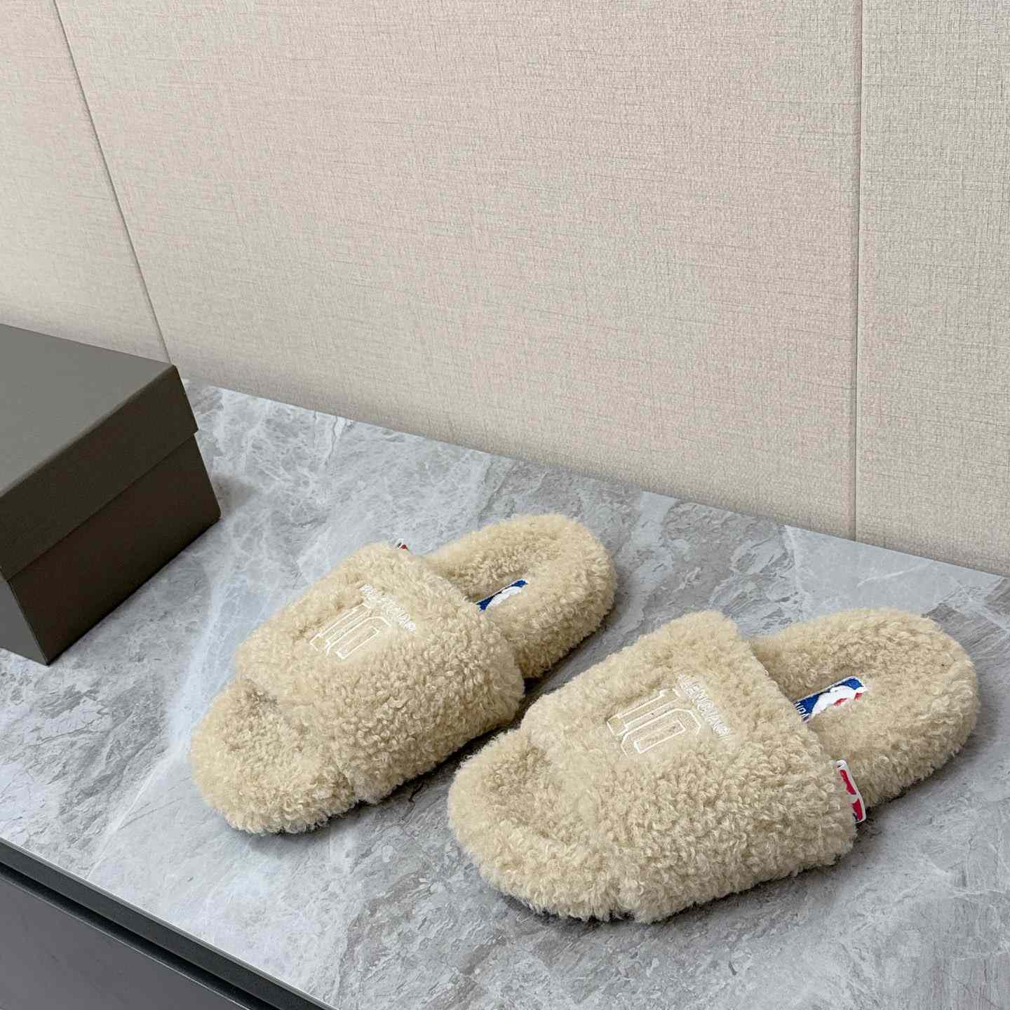 Balenciaga | Nba Collaboration Furry Open Mule - DesignerGu