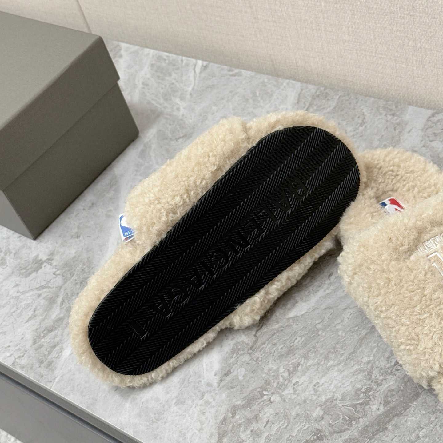 Balenciaga | Nba Collaboration Furry Open Mule - DesignerGu