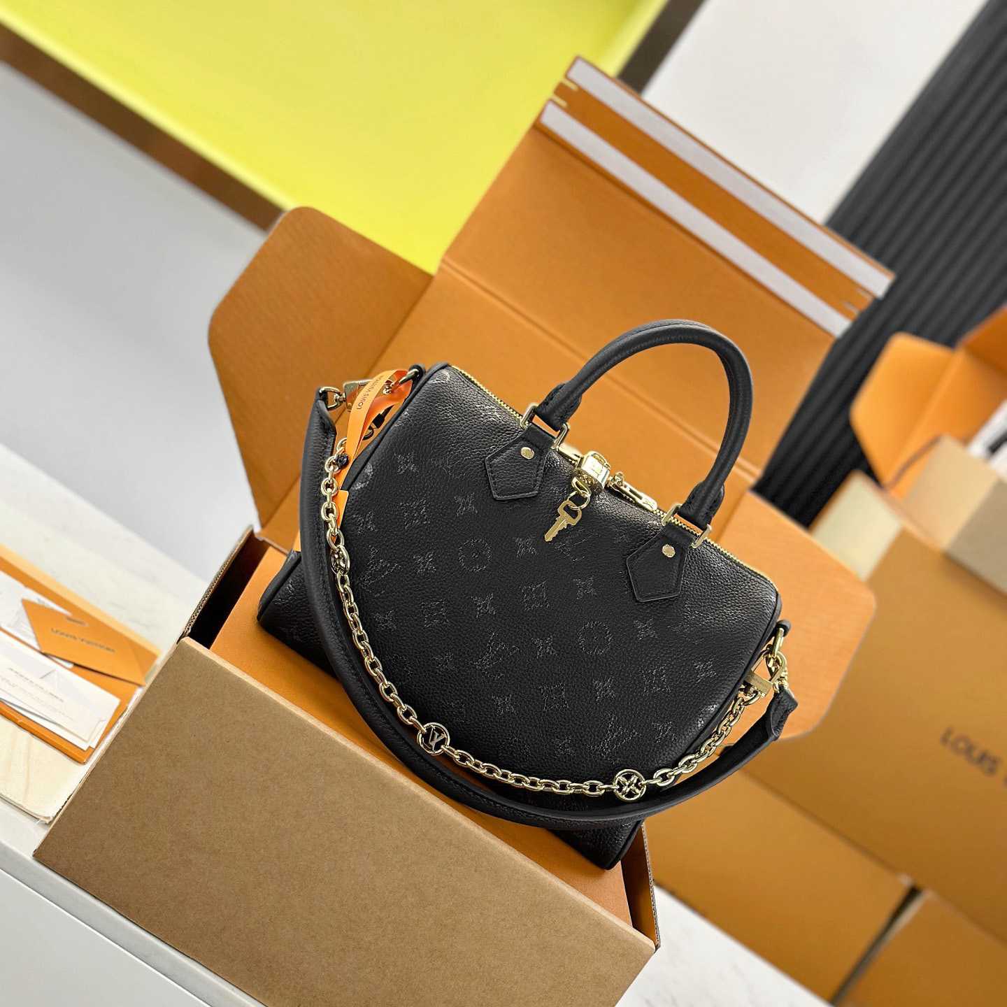 Louis Vuitton Speedy Bandoulière 25 M26486 - DesignerGu