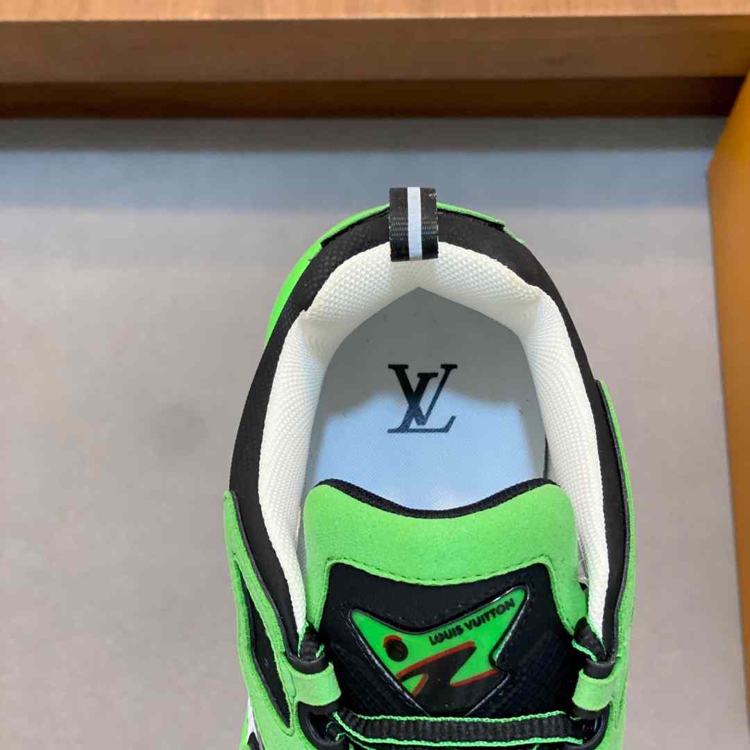 Louis Vuitton  Runner Tatic Sneaker  - DesignerGu
