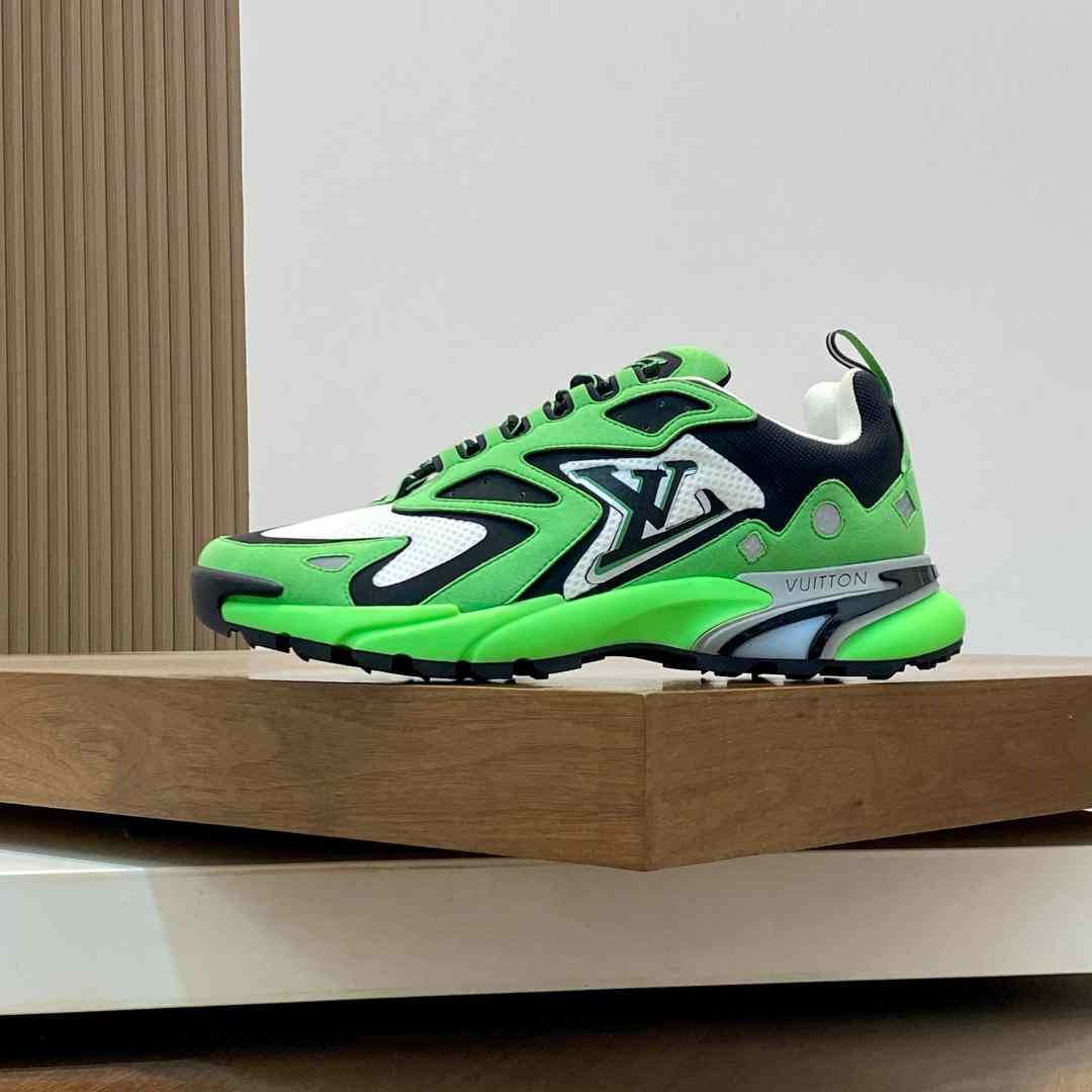 Louis Vuitton  Runner Tatic Sneaker  - DesignerGu