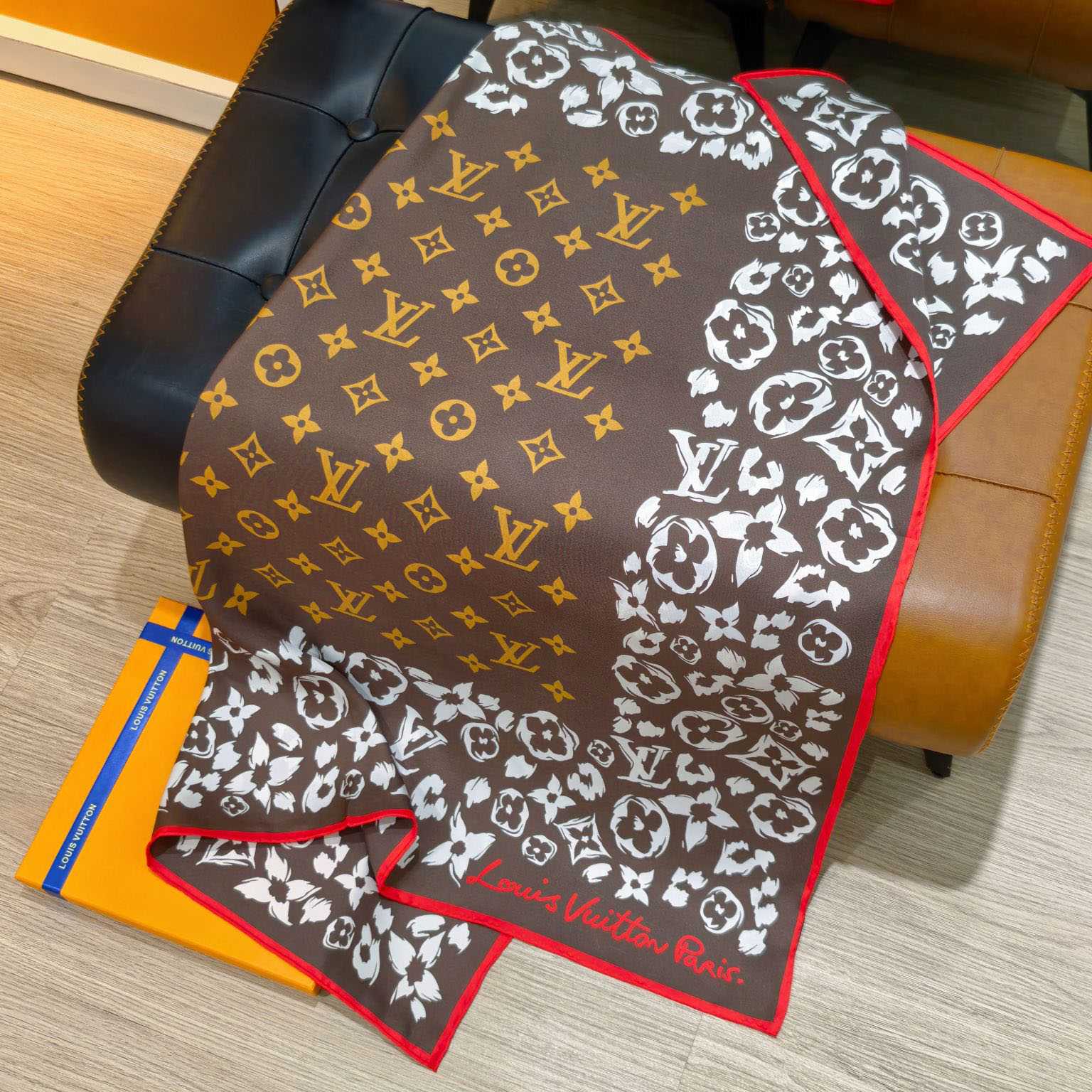 Louis Vuitton LV Safari Square  - DesignerGu