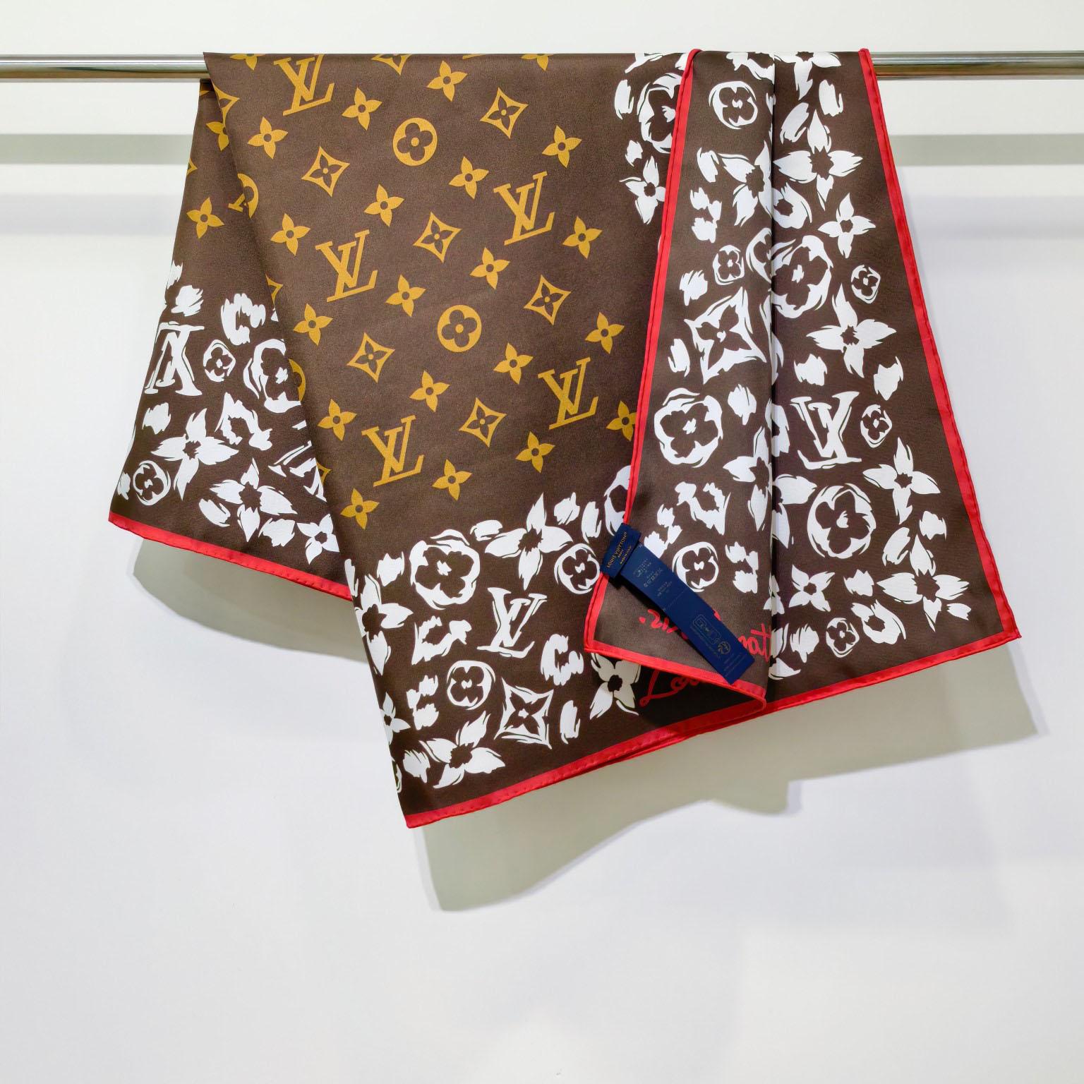 Louis Vuitton LV Safari Square  - DesignerGu