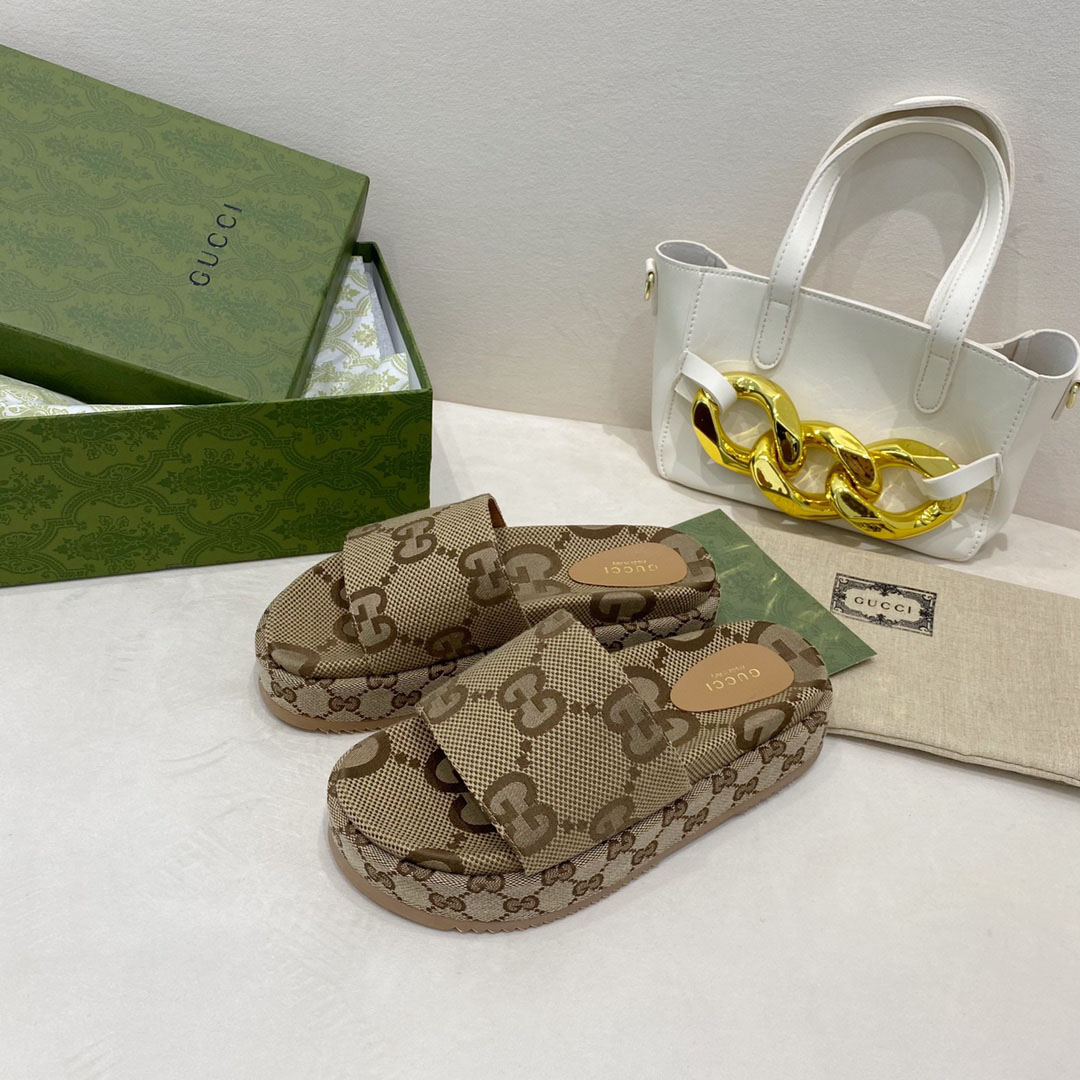  Gucci Wmns GG Lame Platform Slide Sandal 'Camel Monogram' - DesignerGu
