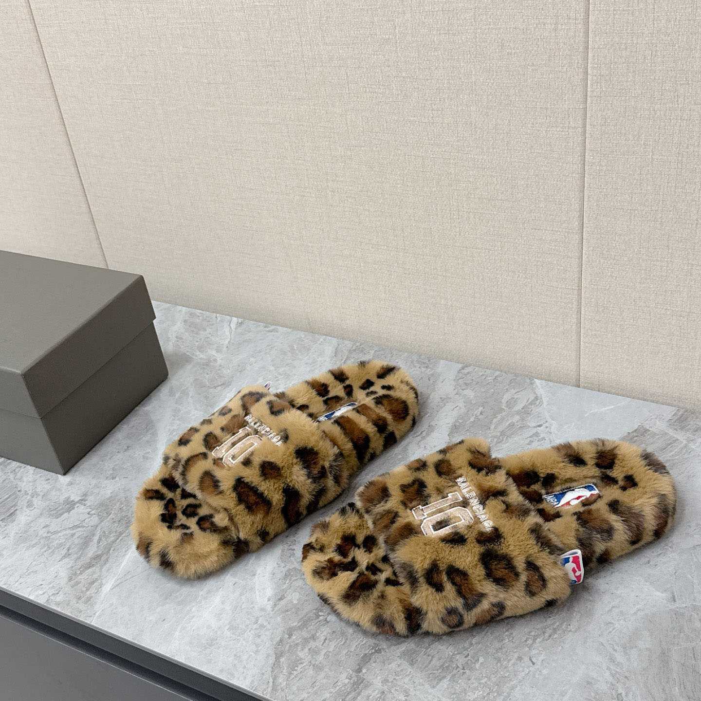 Balenciaga | Nba Collaboration Furry Open Mule - DesignerGu