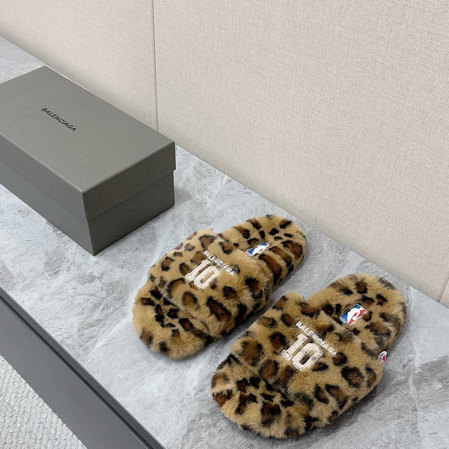 Balenciaga | Nba Collaboration Furry Open Mule - DesignerGu