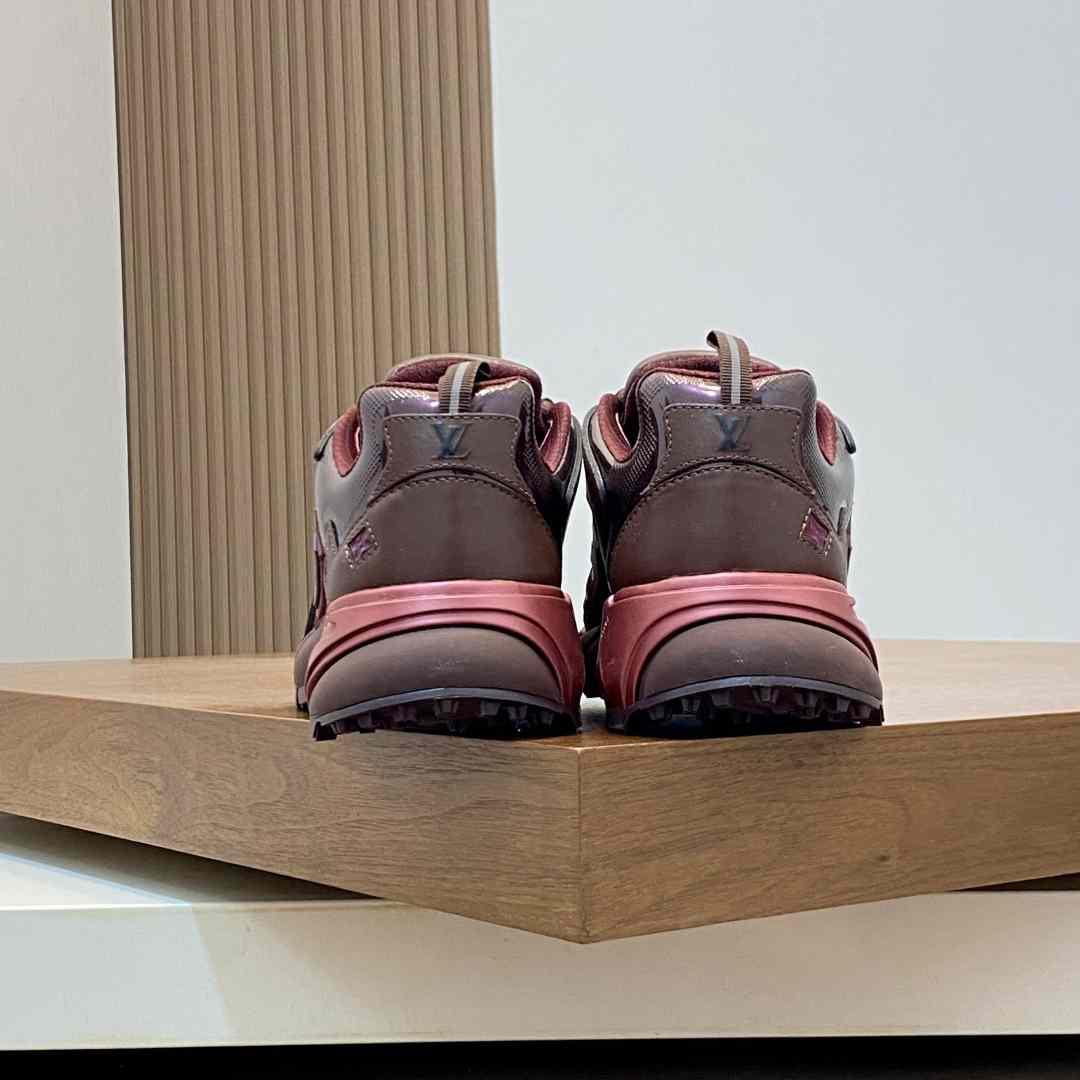 Louis Vuitton  Runner Tatic Sneaker  - DesignerGu