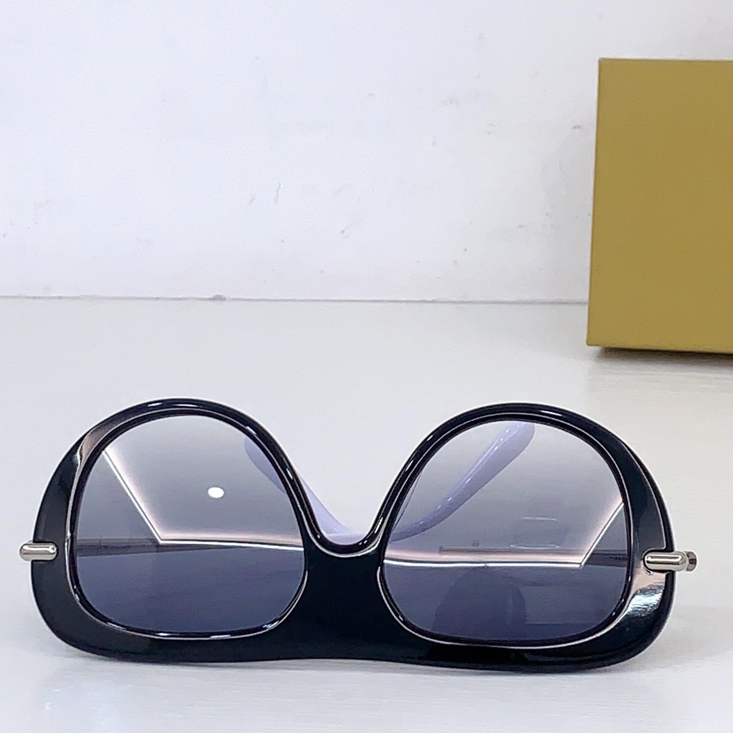 Loewe LW40186I Sunglasses  - DesignerGu