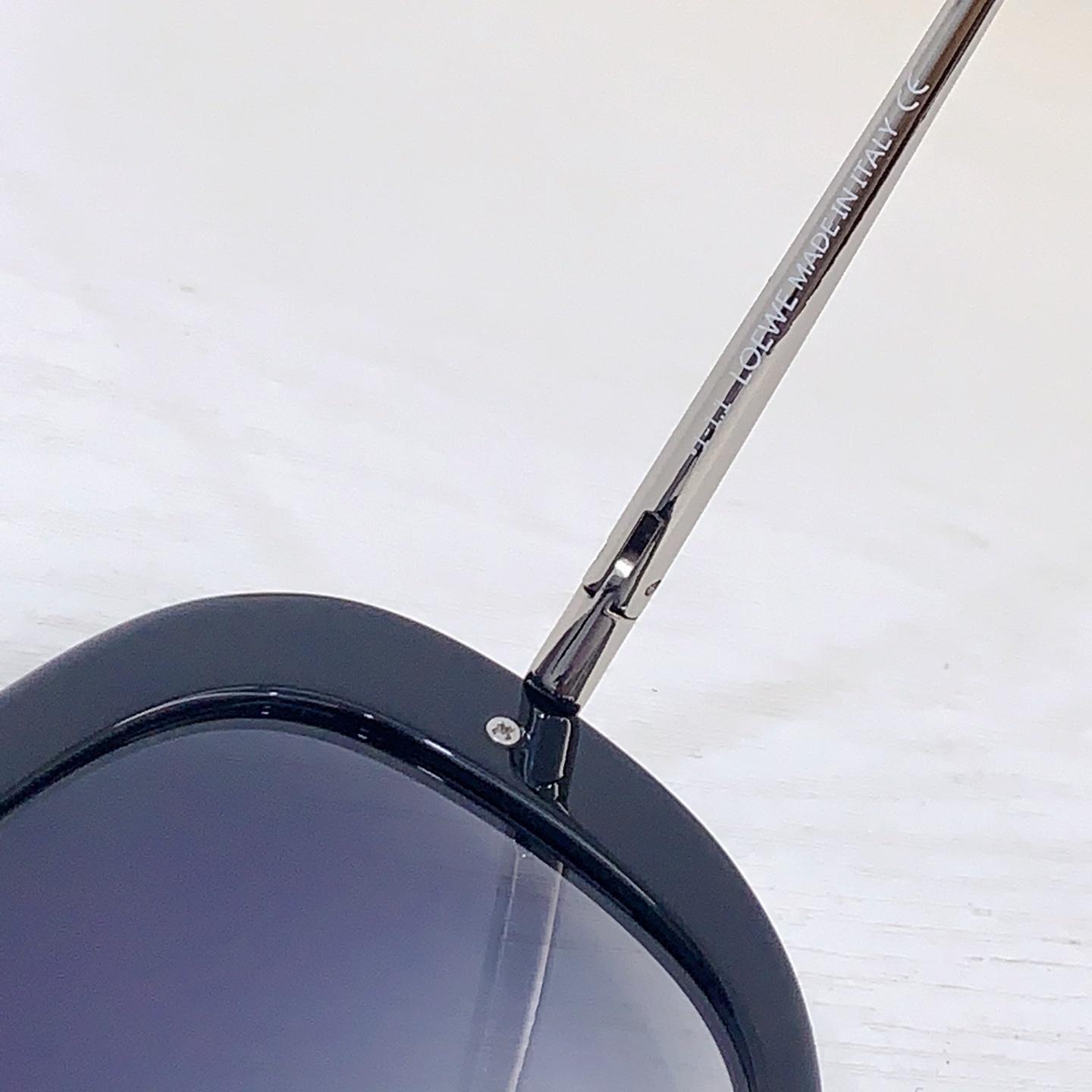 Loewe LW40186I Sunglasses  - DesignerGu