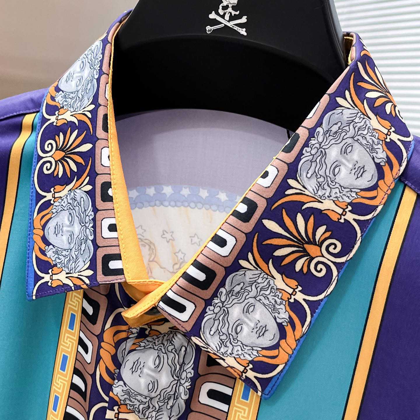 Versace Hall Of Statues Silk Cardigan - DesignerGu