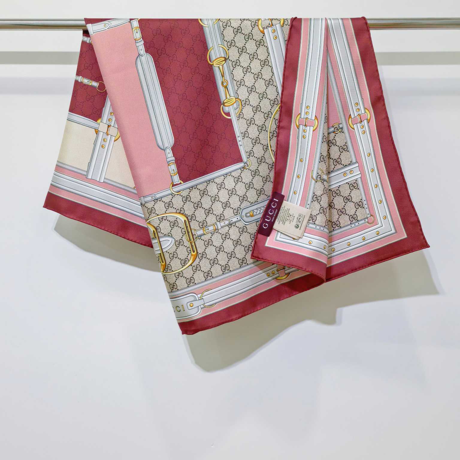 Gucci Printed Silk Twill Carré - DesignerGu