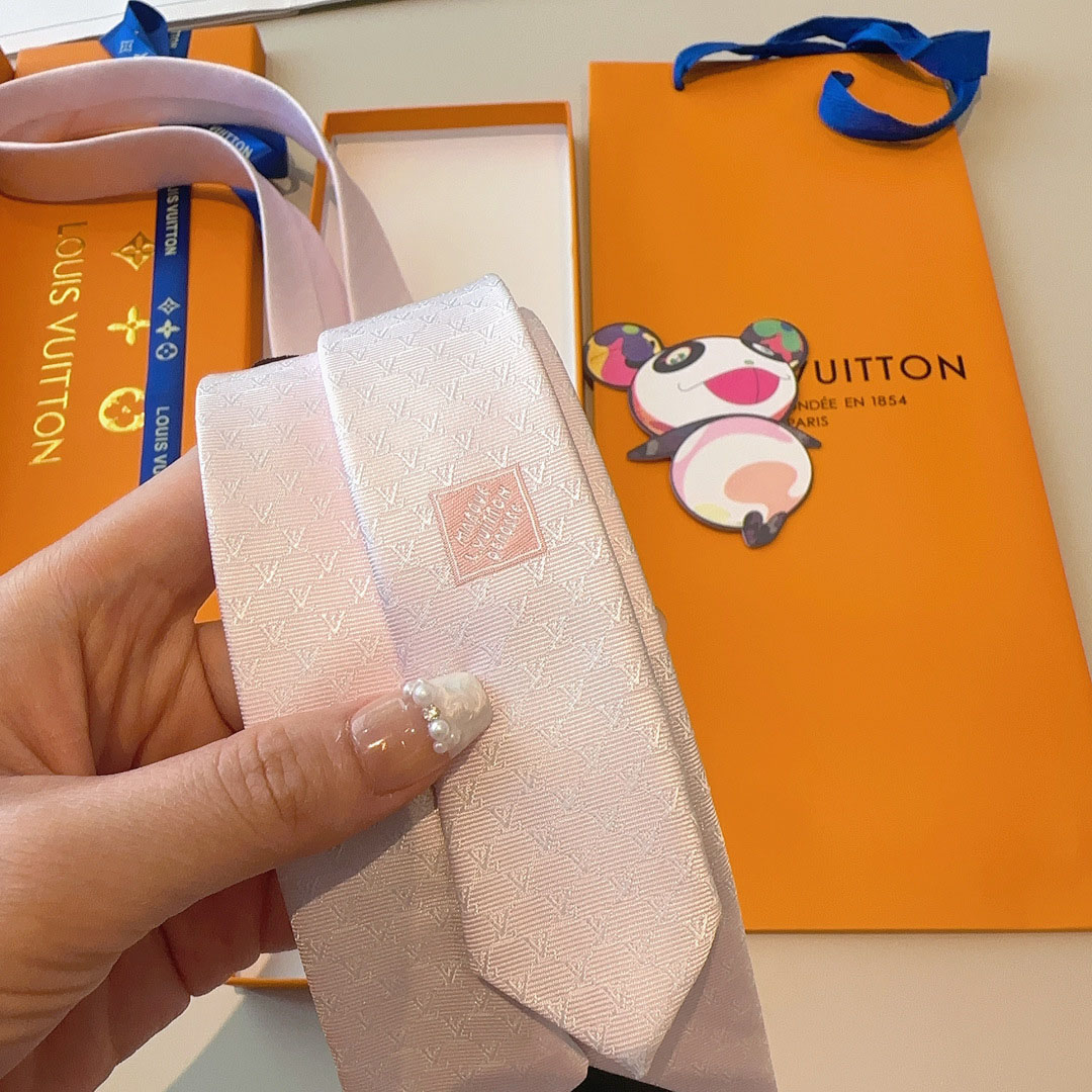 Louis Vuitton Fishnet Tie - DesignerGu