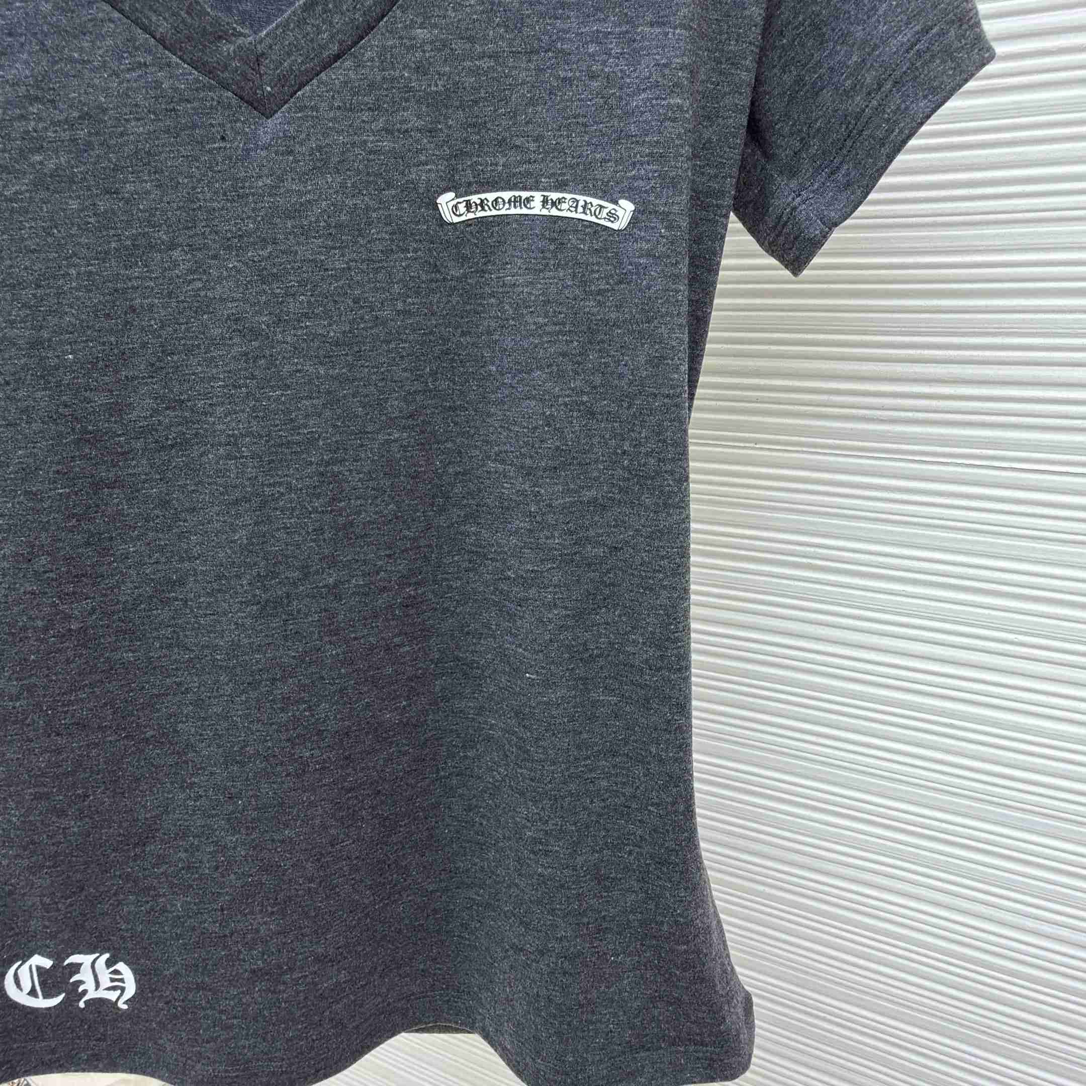 Chrome Hearts V Neck Cemetery Cross T-Shirt - DesignerGu