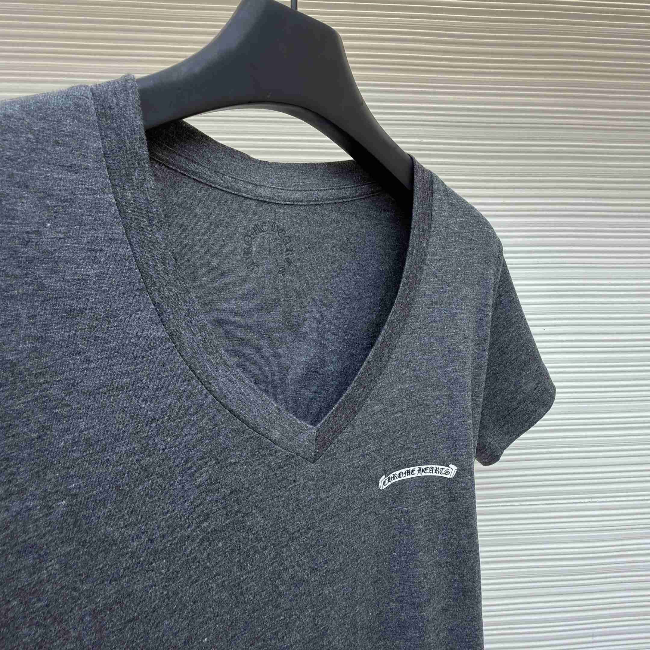 Chrome Hearts V Neck Cemetery Cross T-Shirt - DesignerGu