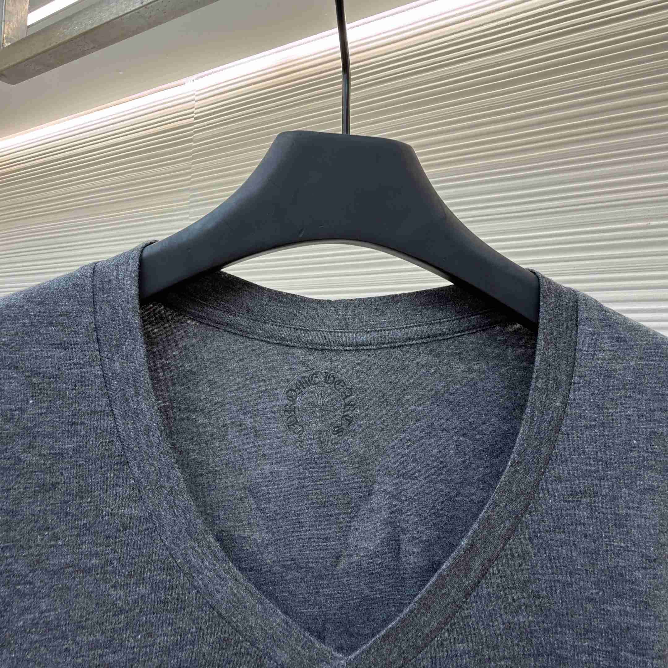 Chrome Hearts V Neck Cemetery Cross T-Shirt - DesignerGu