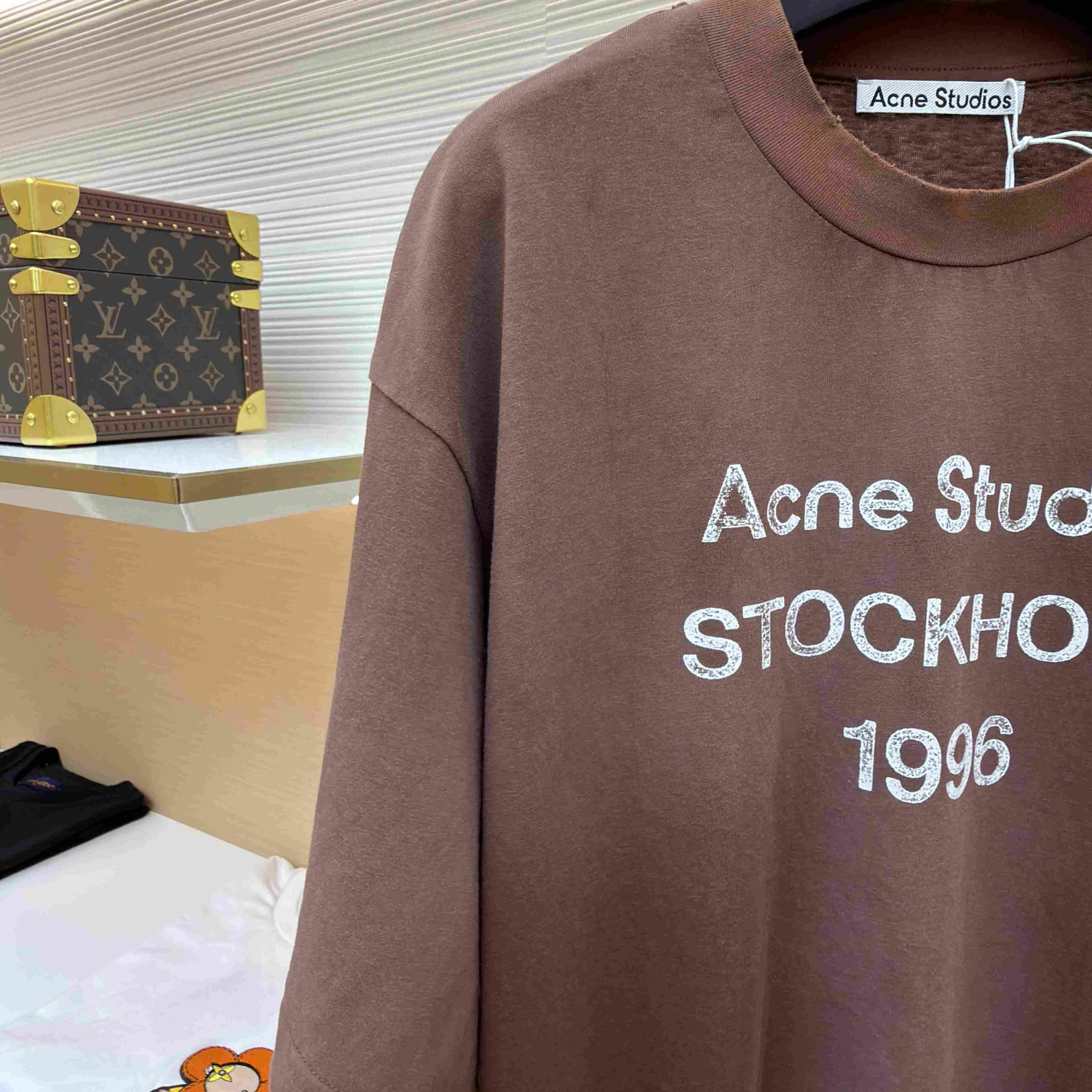 Acne Studios  Sprayed Logo T-shirt - DesignerGu