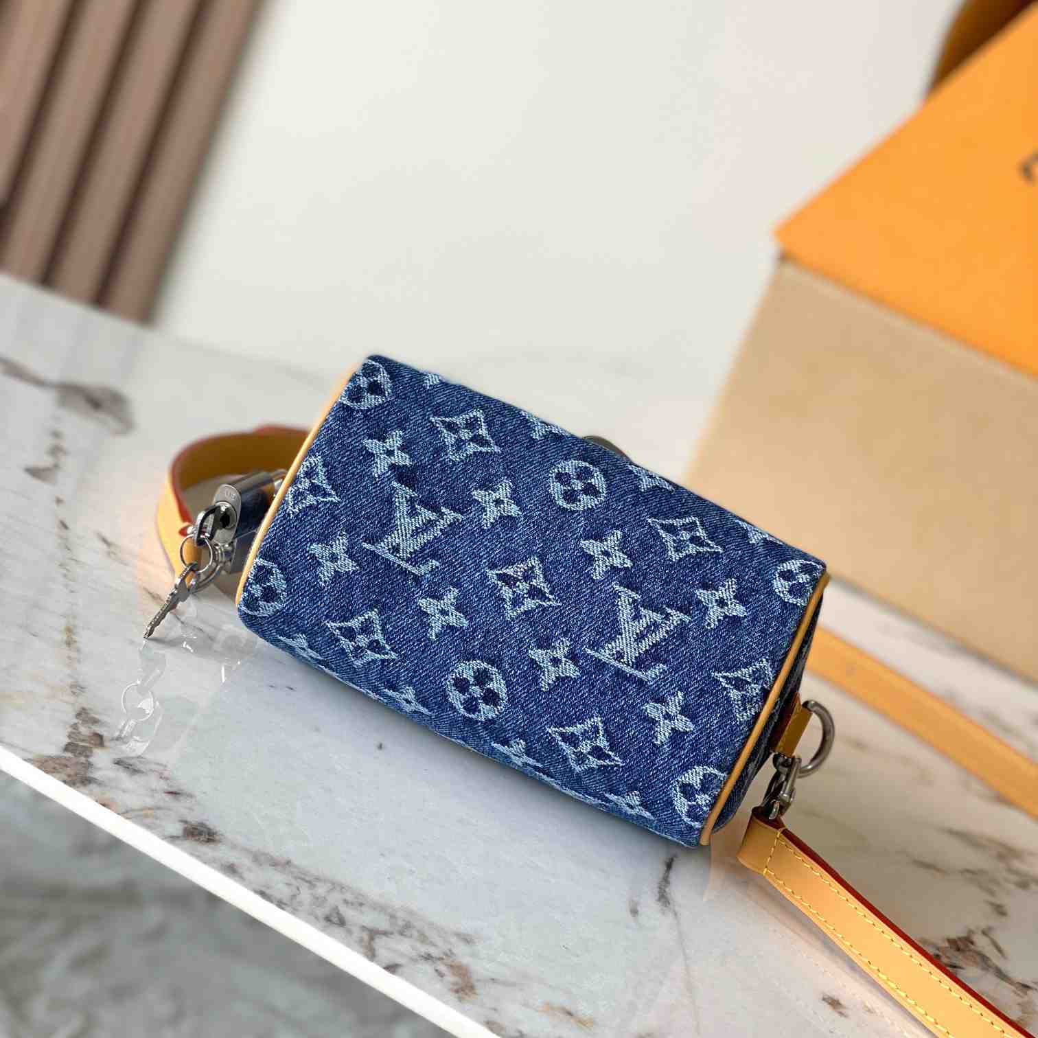 Louis Vuitton Speedy 18 Bandoulière M27557 - DesignerGu