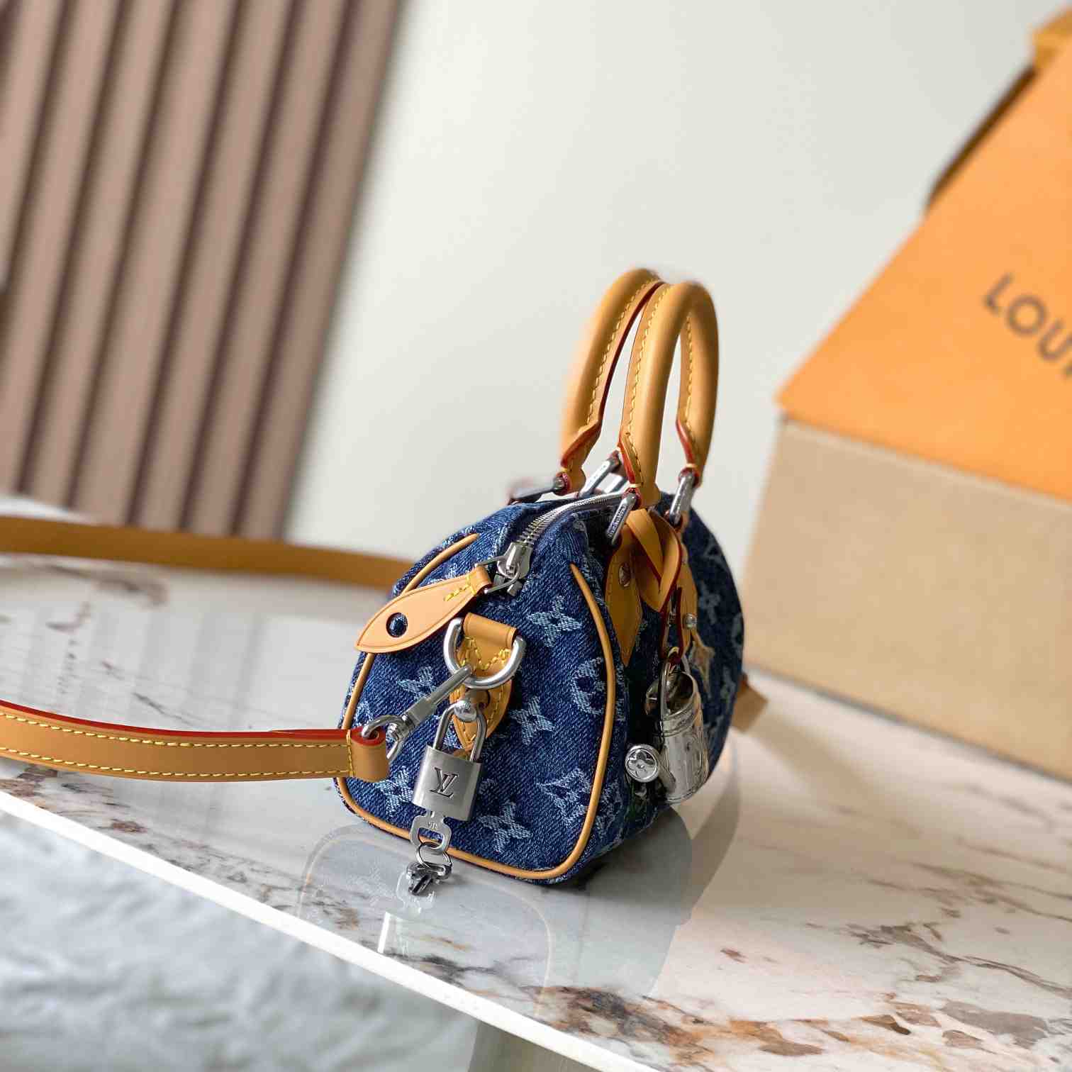 Louis Vuitton Speedy 18 Bandoulière M27557 - DesignerGu