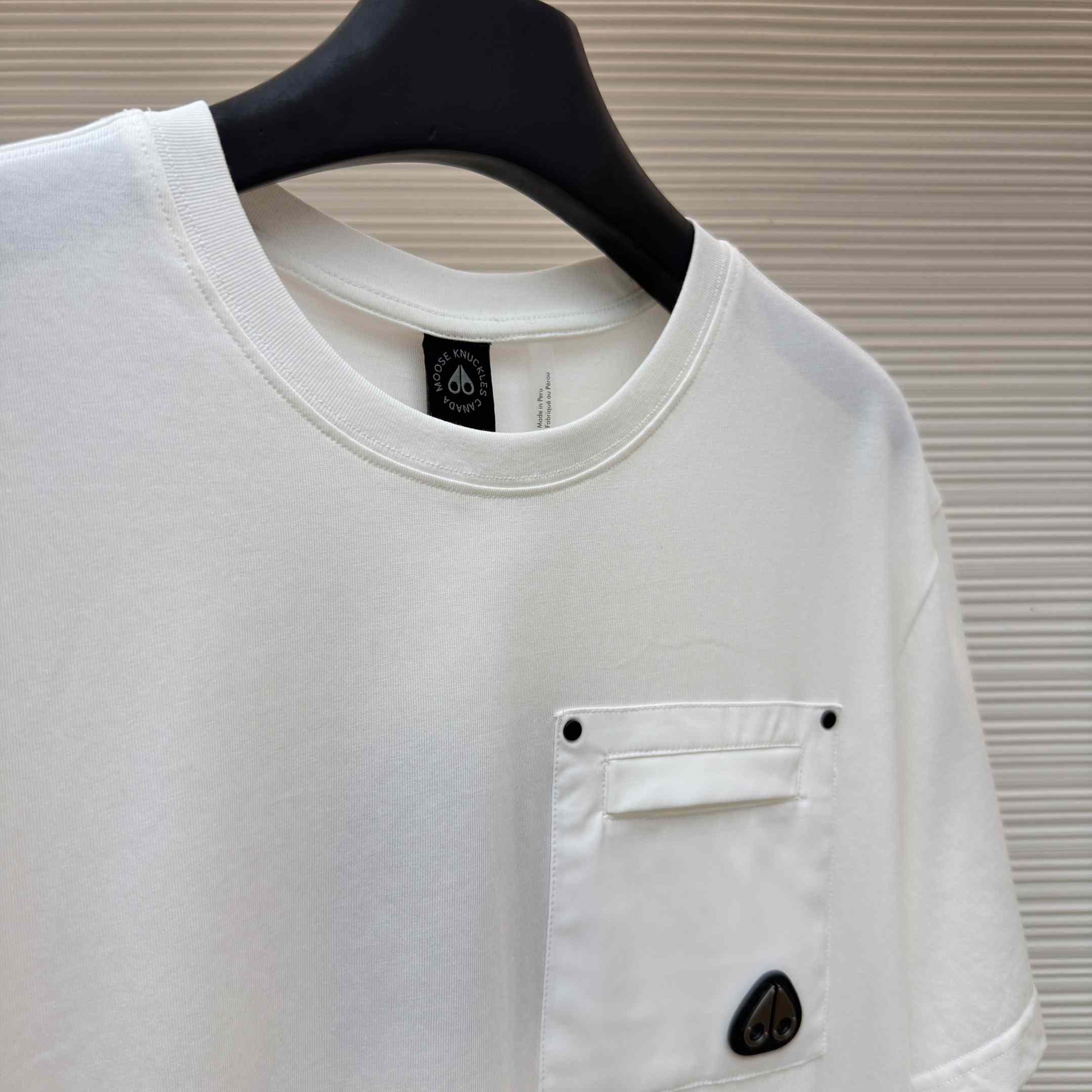 Moose Knuckles T-shirt With Pocket - DesignerGu